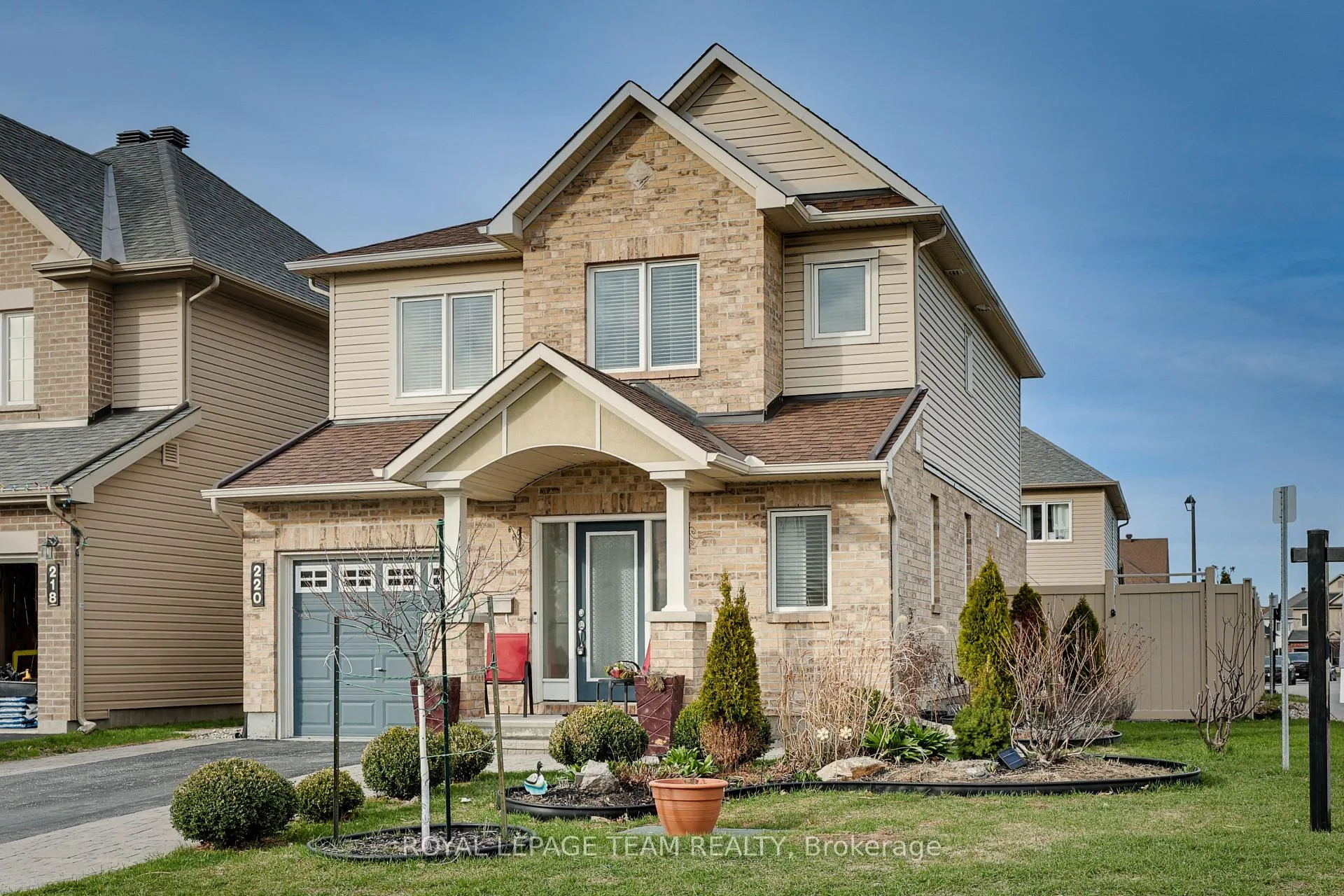 Photo 3 of 220 Mission Trail Crescent, Ottawa, Kanata - Kanata Lakes/Heritage Hills — HOMEH