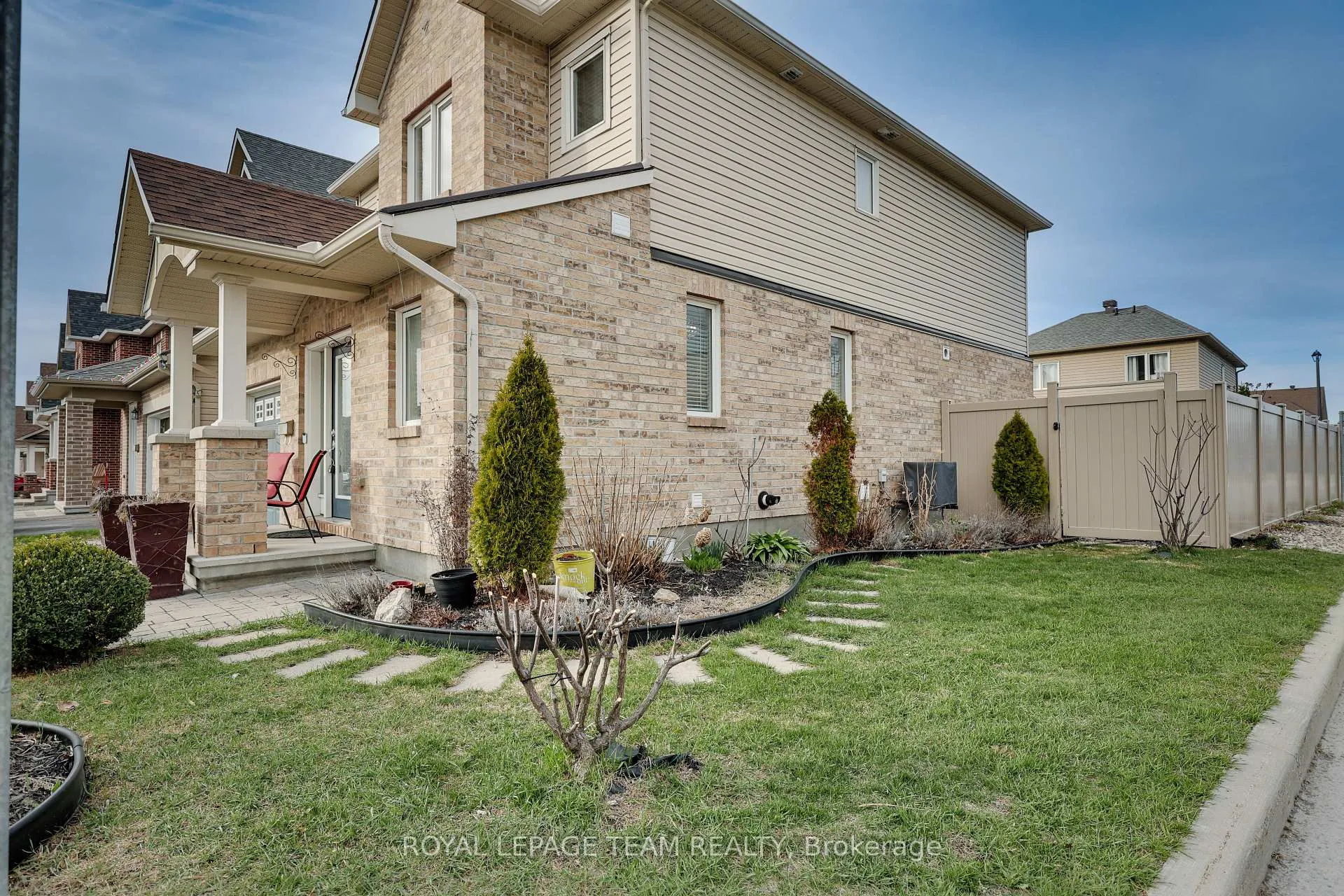 Photo 4 of 220 Mission Trail Crescent, Ottawa, Kanata - Kanata Lakes/Heritage Hills — HOMEH