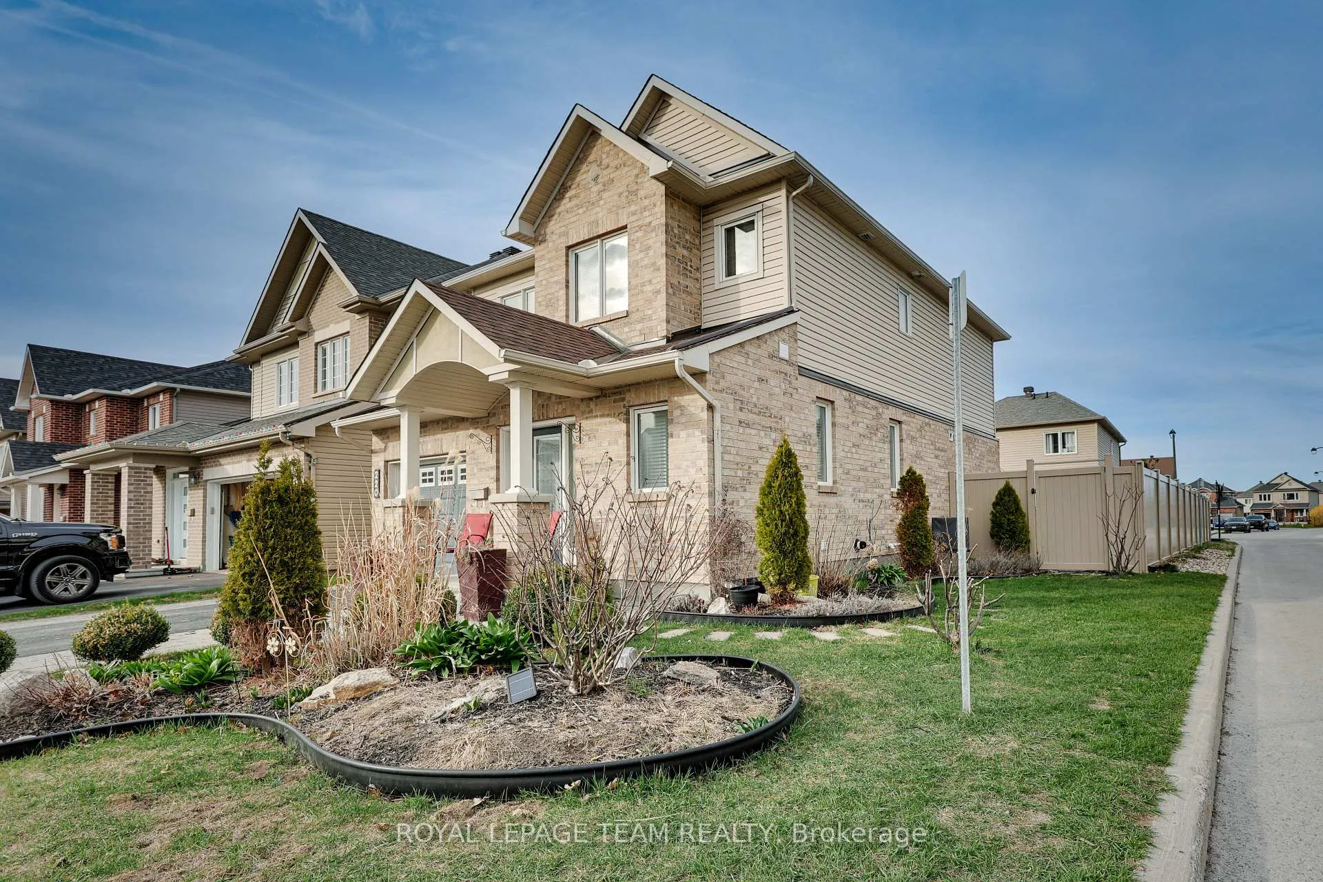 Photo 5 of 220 Mission Trail Crescent, Ottawa, Kanata - Kanata Lakes/Heritage Hills — HOMEH