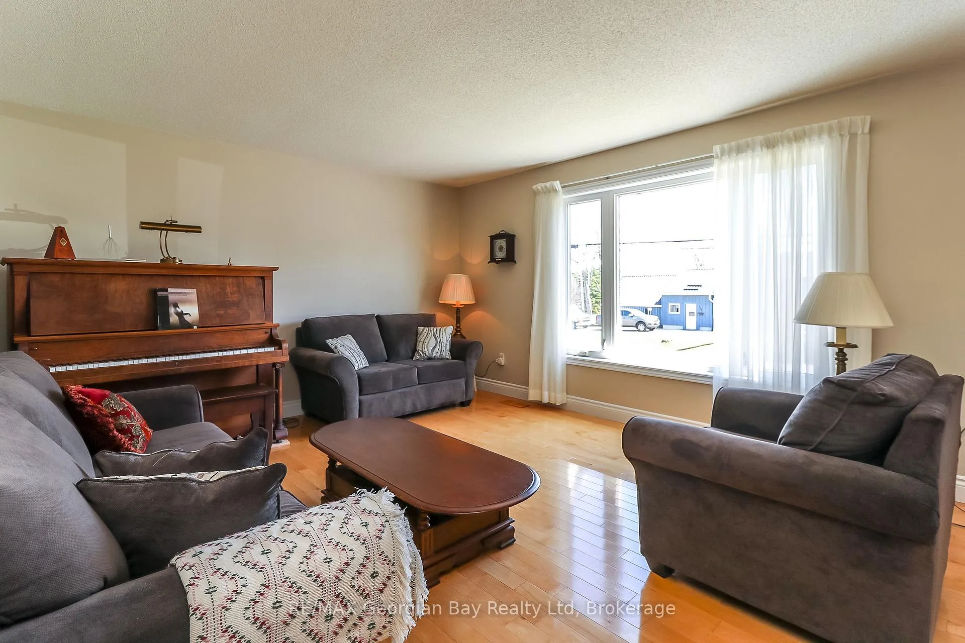 Photo 6 of 8 John Dillingno Street, Tay, Victoria Harbour — HOMEH