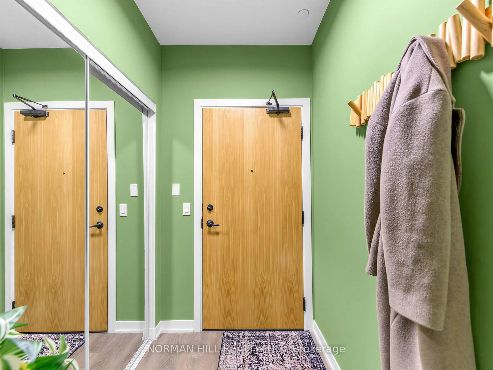 Photo 2 of Unit 701, 7950 Bathurst Street, Vaughan, Beverley Glen — HOMEH