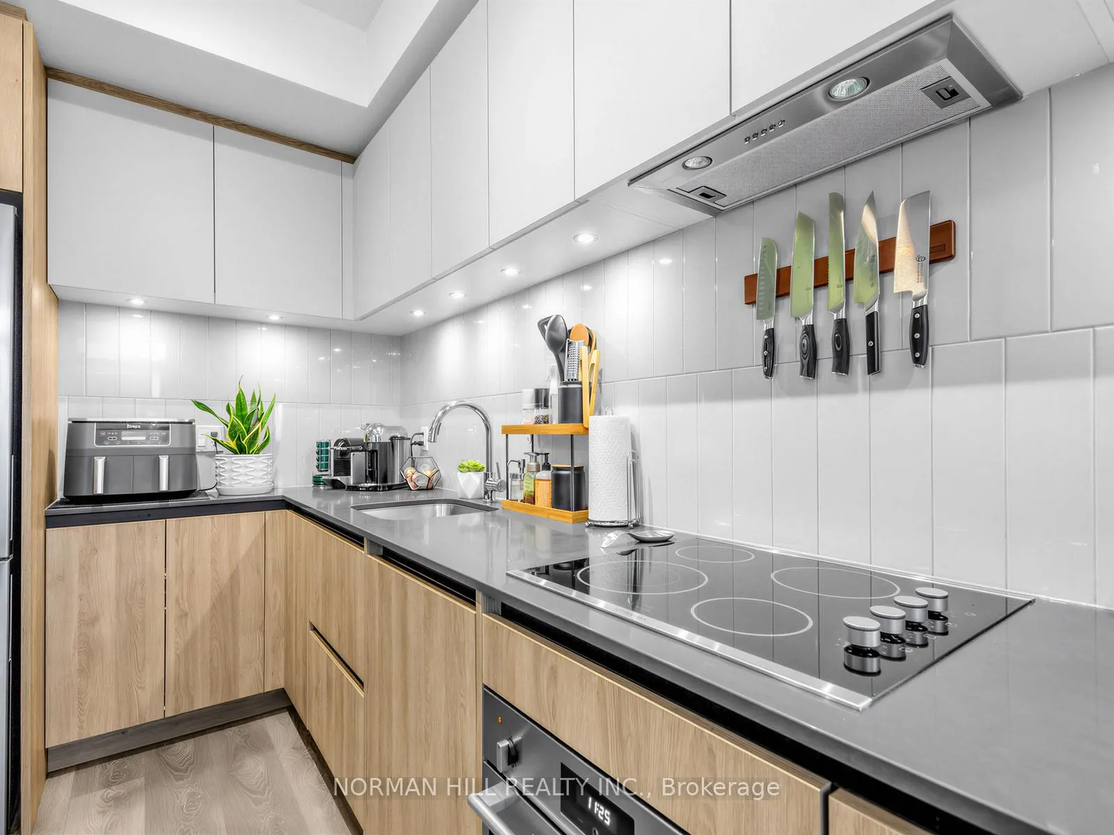 Photo 8 of Unit 701, 7950 Bathurst Street, Vaughan, Beverley Glen — HOMEH