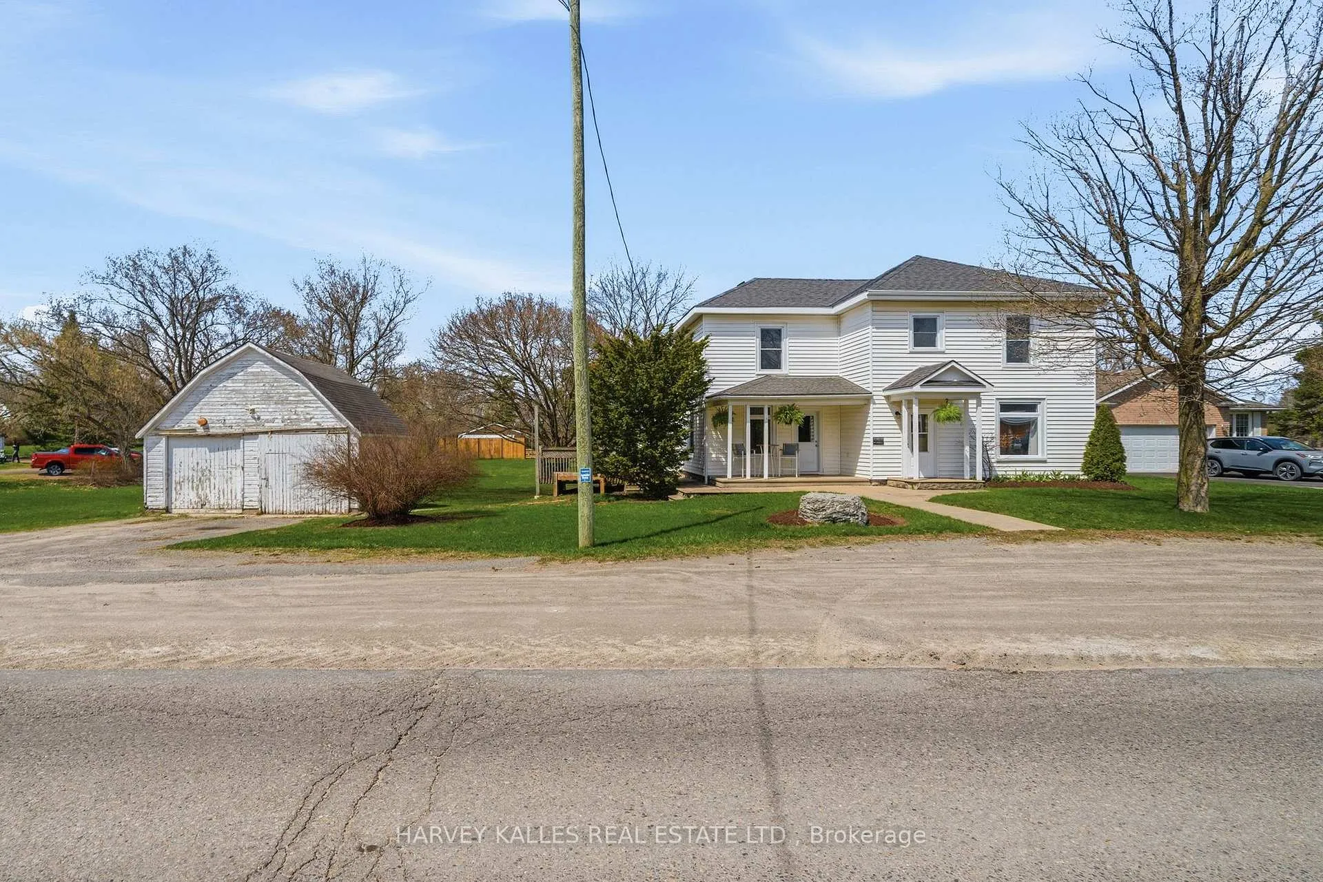 Photo 2 of 206 County Road 10, Prince Edward County, South Marysburg Ward — HOMEH