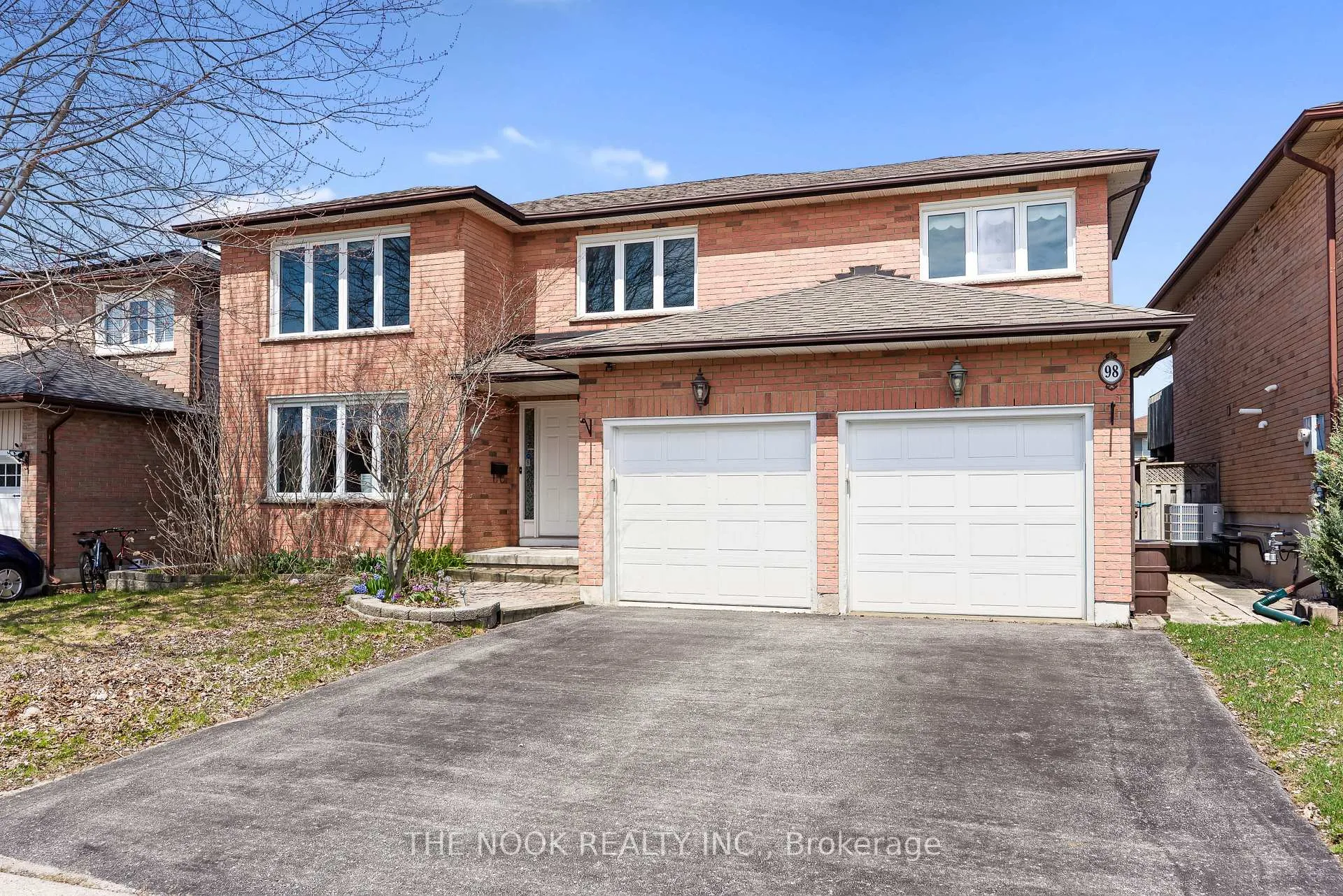 Photo 3 of 98 Devondale Street, Clarington, Courtice — HOMEH