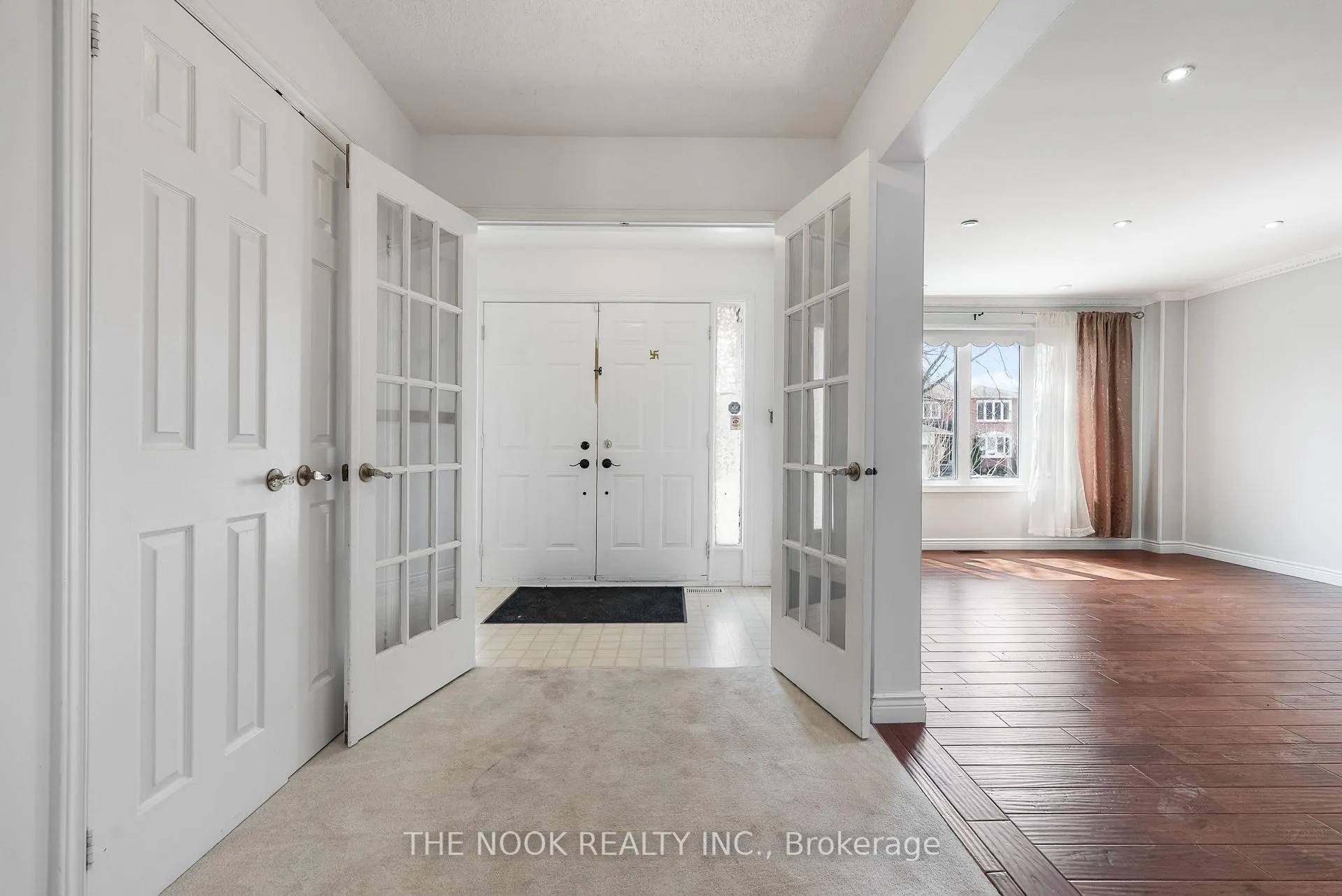 Photo 5 of 98 Devondale Street, Clarington, Courtice — HOMEH