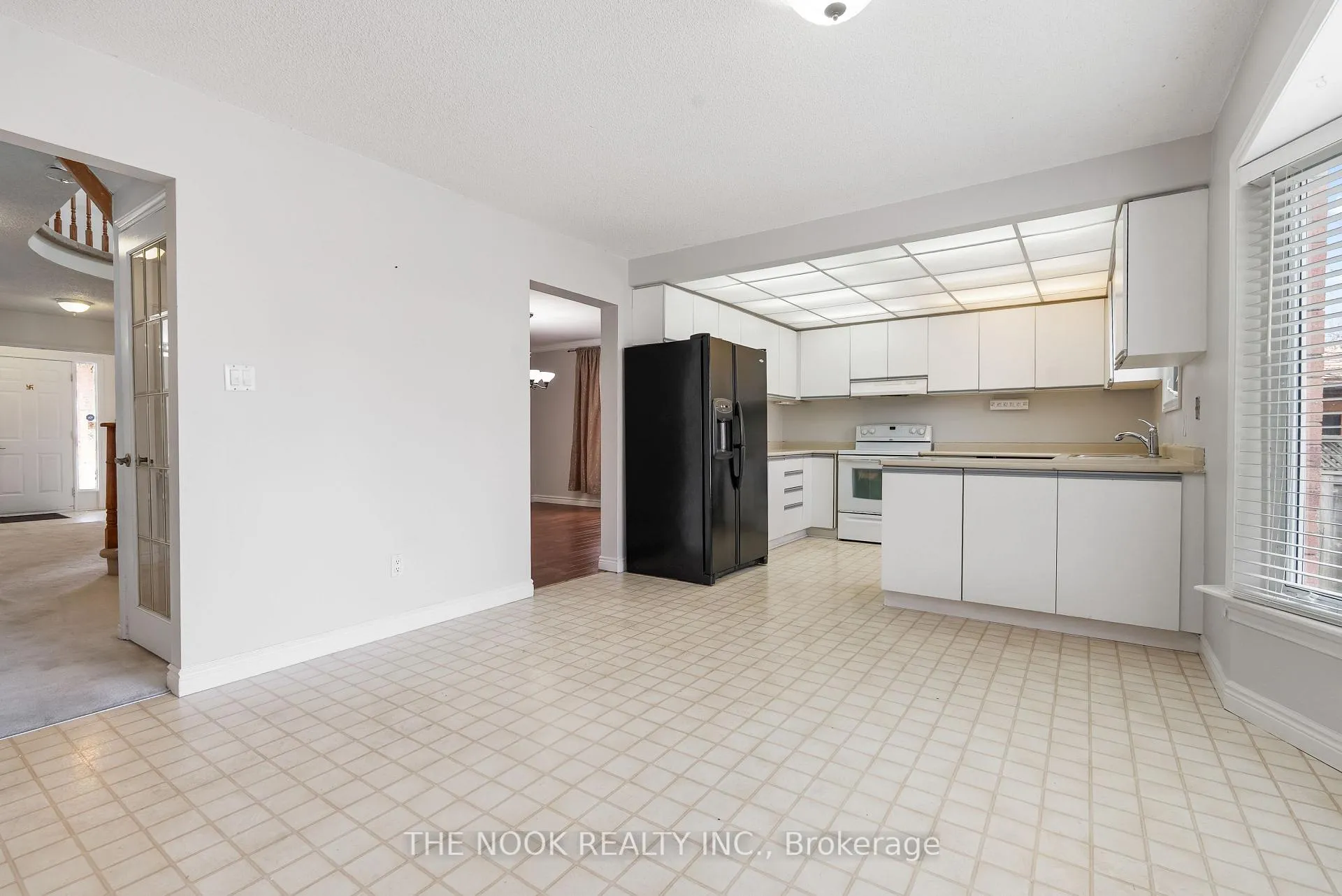Photo 10 of 98 Devondale Street, Clarington, Courtice — HOMEH