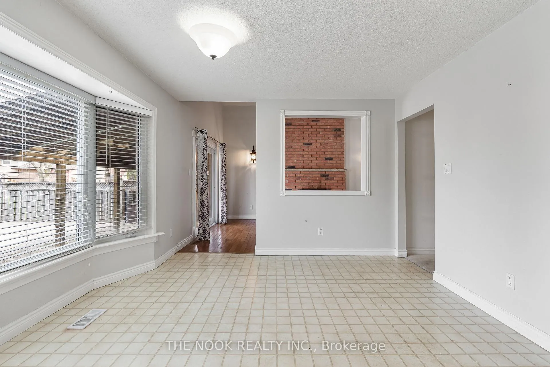 Photo 12 of 98 Devondale Street, Clarington, Courtice — HOMEH