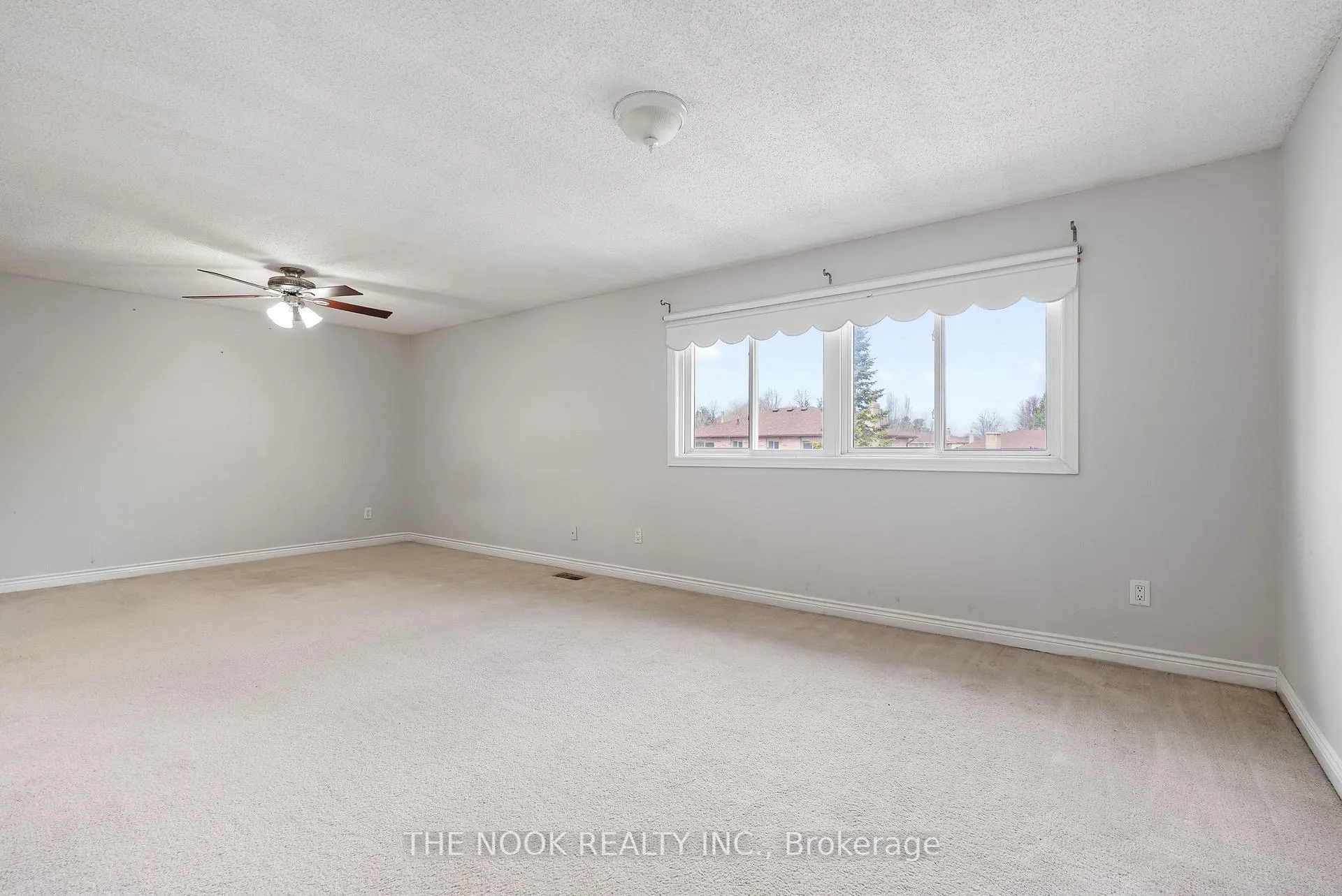 Photo 24 of 98 Devondale Street, Clarington, Courtice — HOMEH