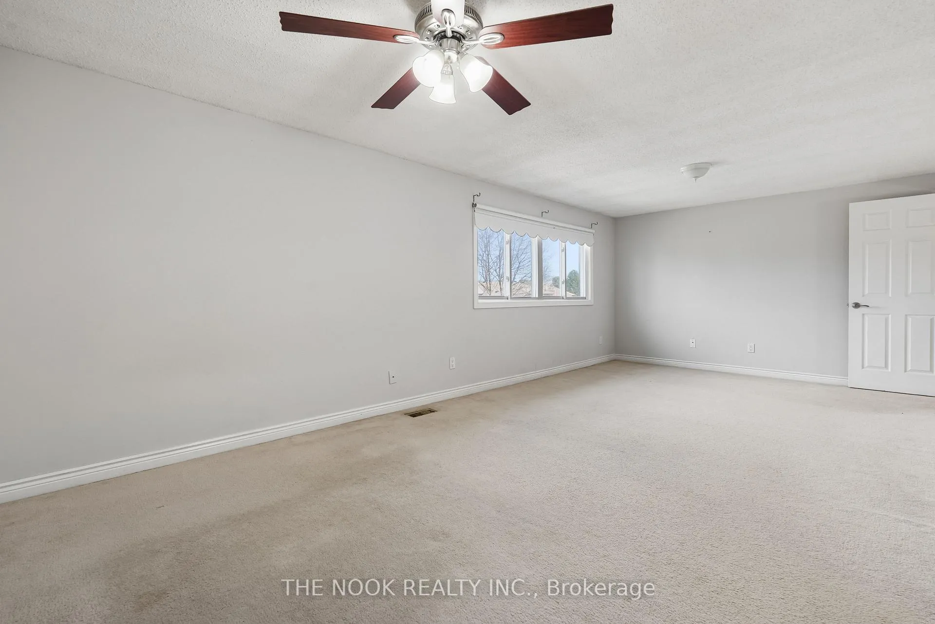 Photo 26 of 98 Devondale Street, Clarington, Courtice — HOMEH