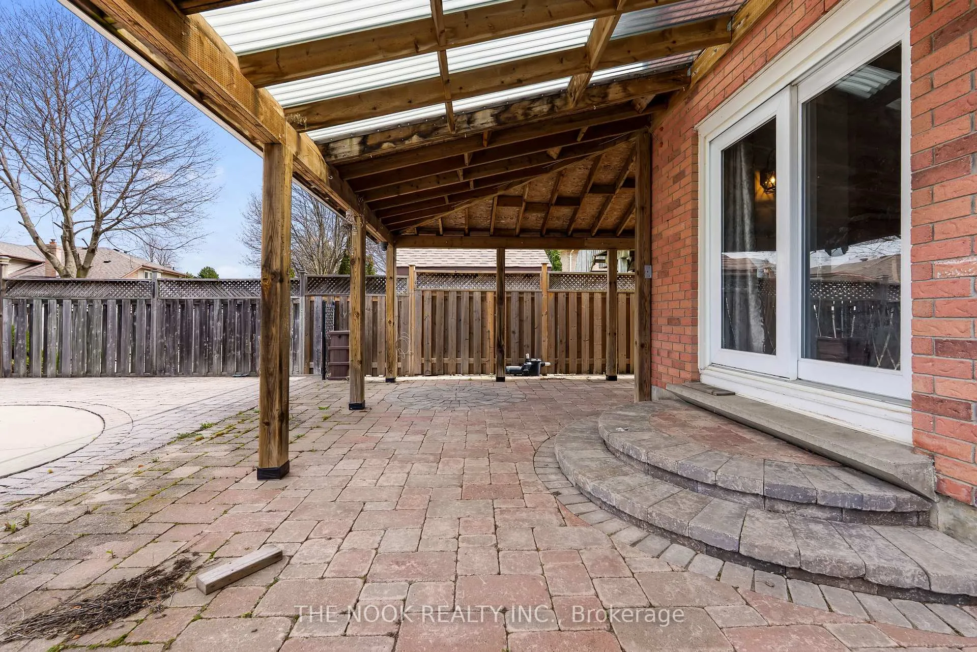 Photo 42 of 98 Devondale Street, Clarington, Courtice — HOMEH