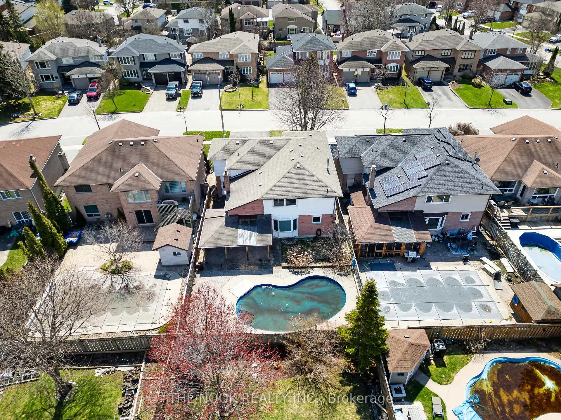 Photo 45 of 98 Devondale Street, Clarington, Courtice — HOMEH
