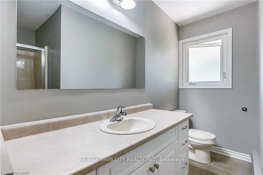 Photo 11 of 1398 Doon Village Road, Kitchener — HOMEH
