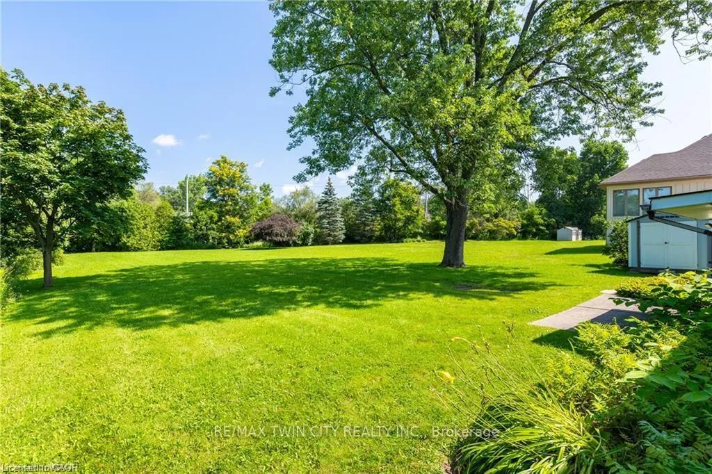 Photo 15 of 1398 Doon Village Road, Kitchener — HOMEH