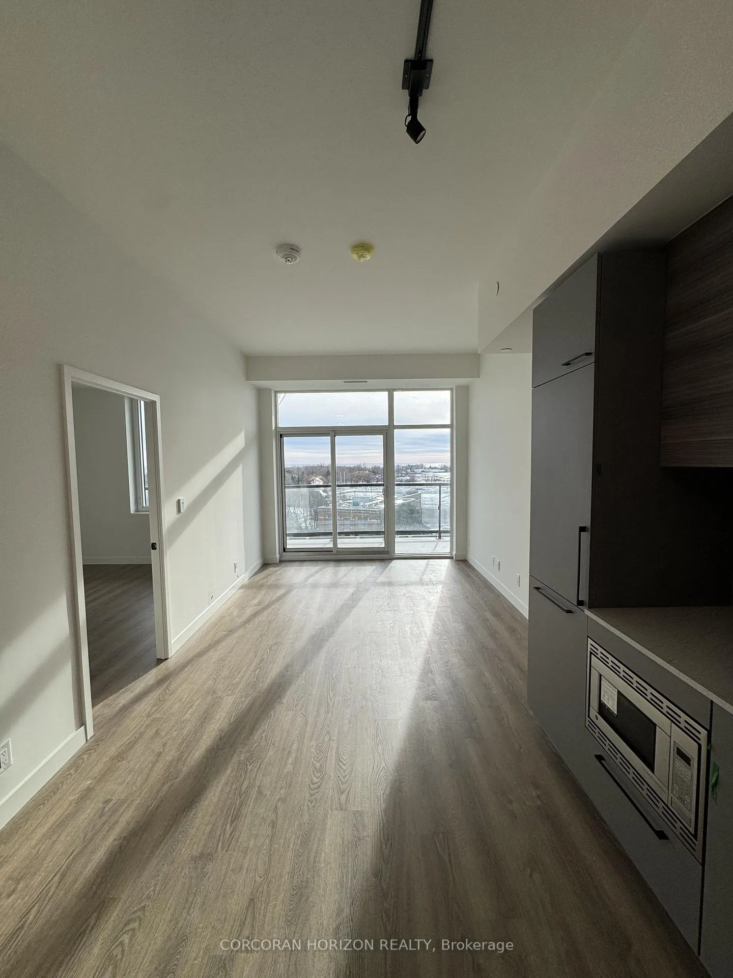 Photo 2 of Unit 810, 1050 Eastern Avenue, Toronto, Greenwood-Coxwell — HOMEH