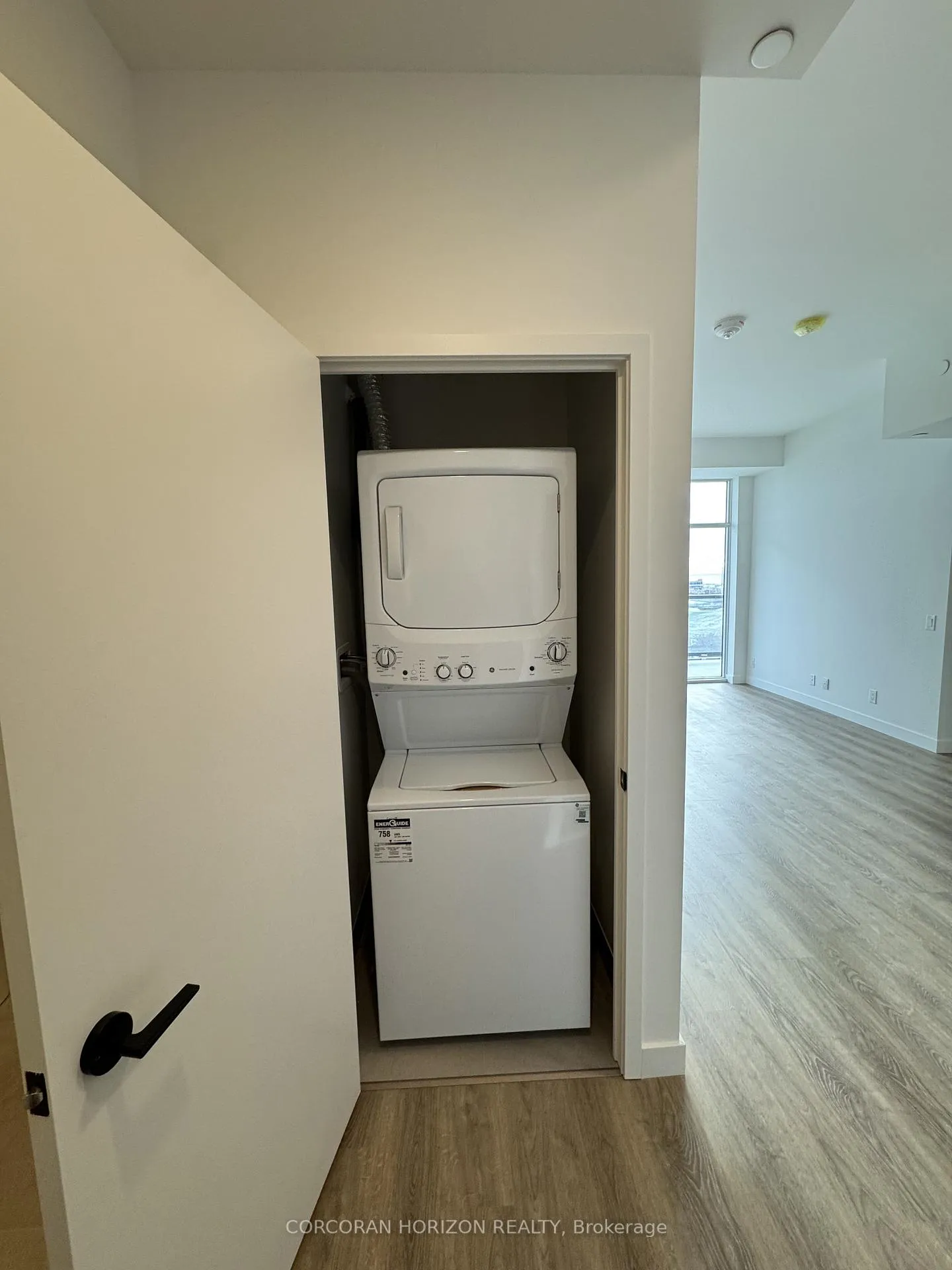 Photo 11 of Unit 810, 1050 Eastern Avenue, Toronto, Greenwood-Coxwell — HOMEH