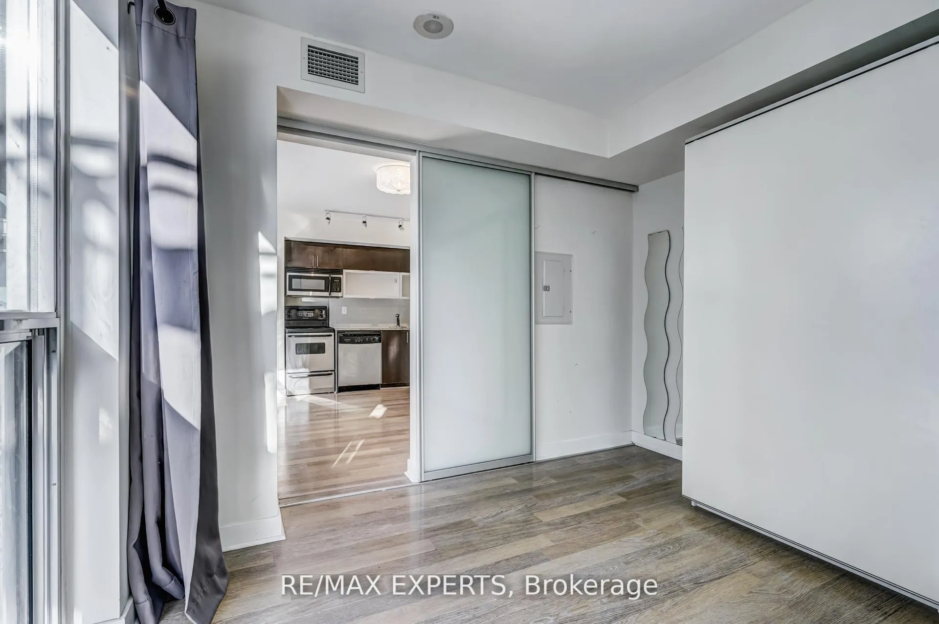 Photo 10 of Unit 801, 80 Western Battery Road, Toronto, Niagara — HOMEH