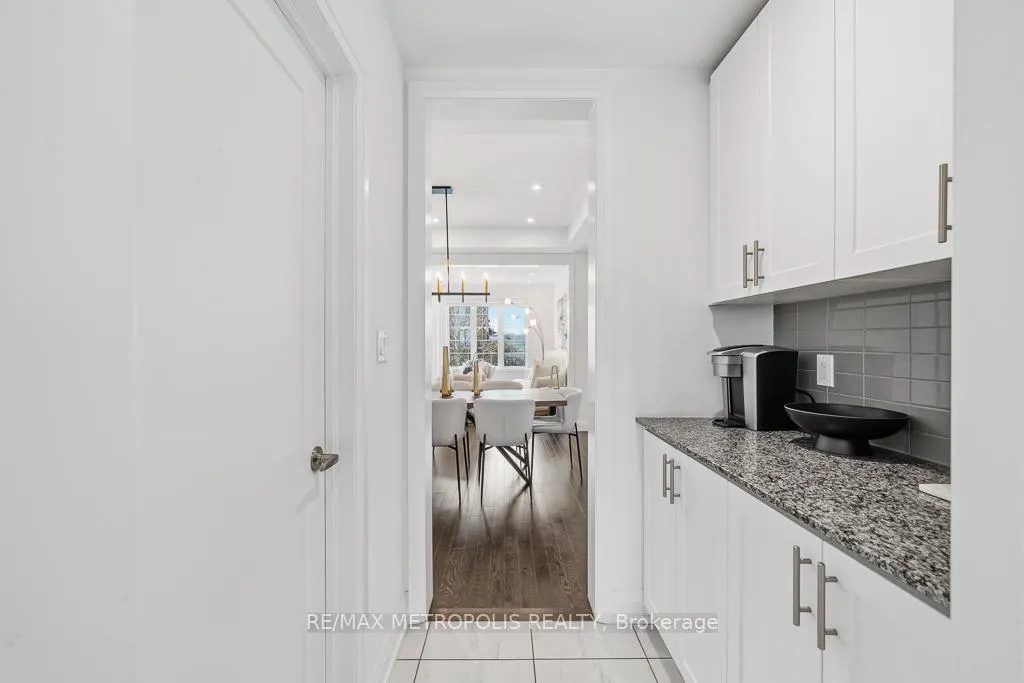 Photo 11 of 42 Blenheim Circle, Whitby, Rural Whitby — HOMEH