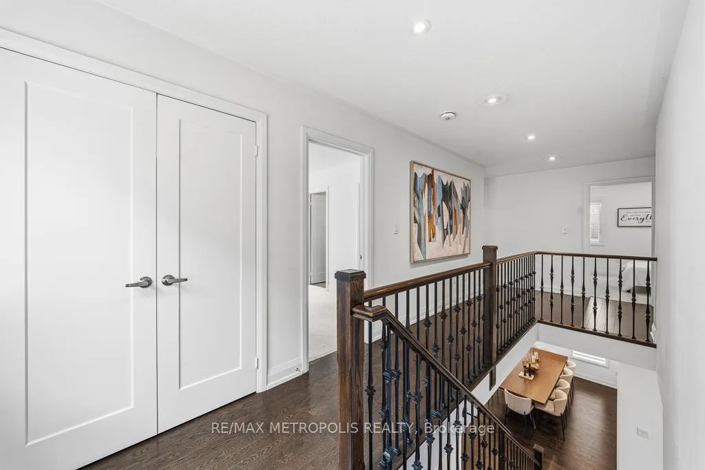 Photo 16 of 42 Blenheim Circle, Whitby, Rural Whitby — HOMEH