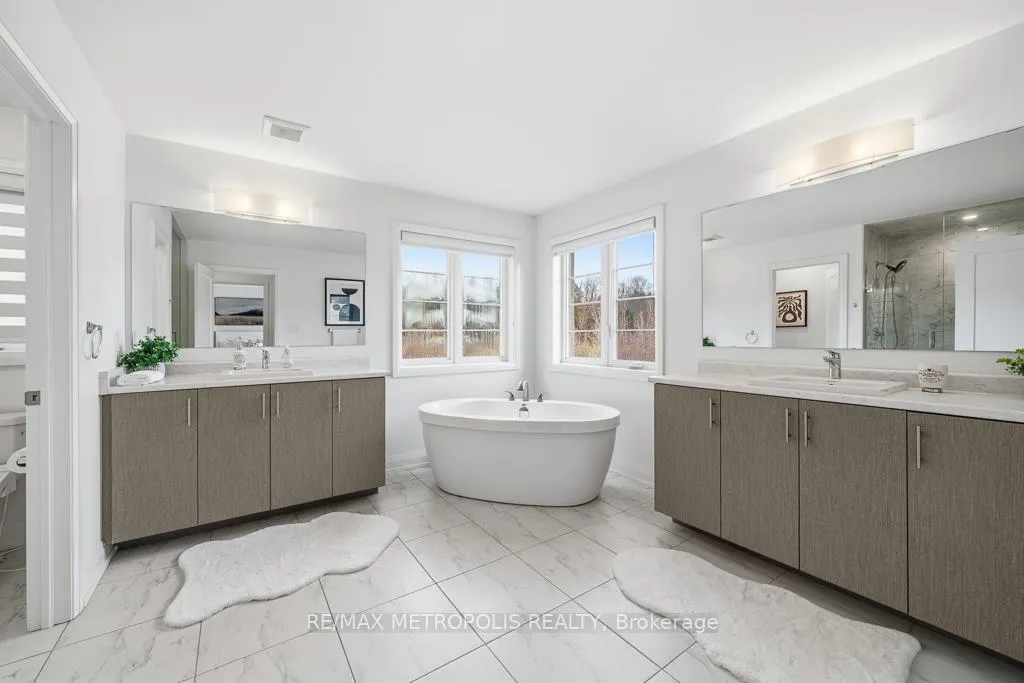 Photo 18 of 42 Blenheim Circle, Whitby, Rural Whitby — HOMEH