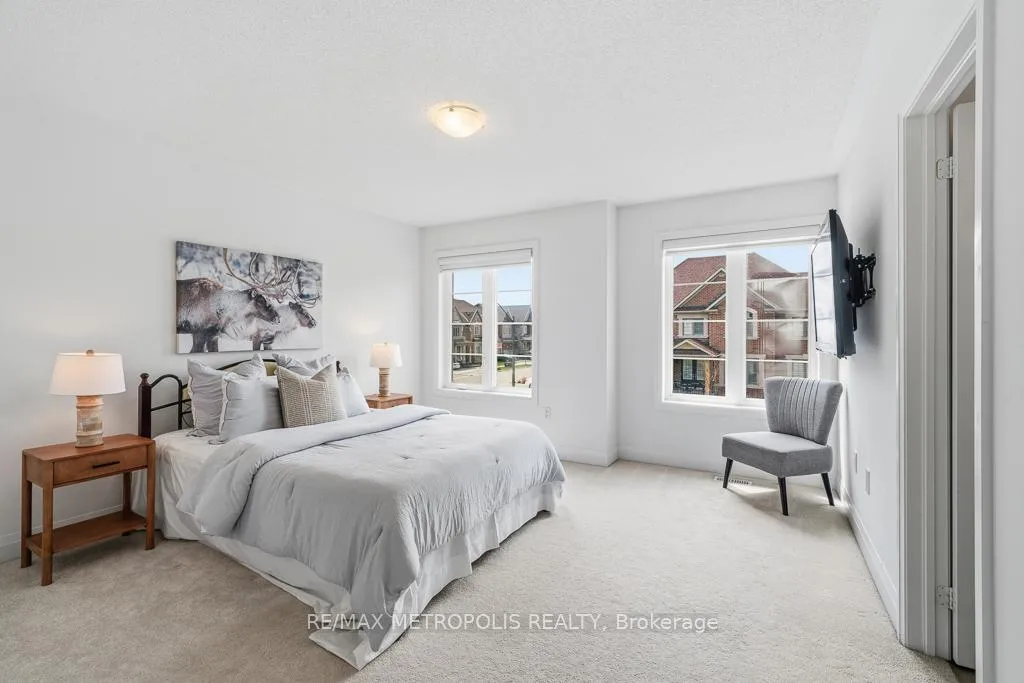 Photo 20 of 42 Blenheim Circle, Whitby, Rural Whitby — HOMEH