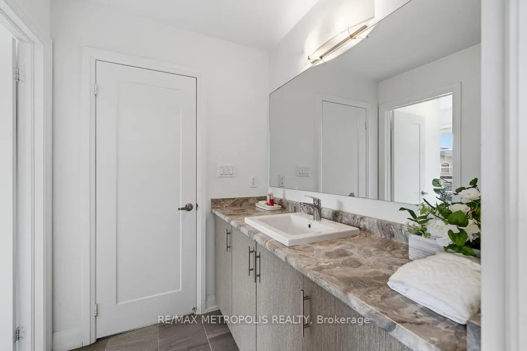 Photo 22 of 42 Blenheim Circle, Whitby, Rural Whitby — HOMEH