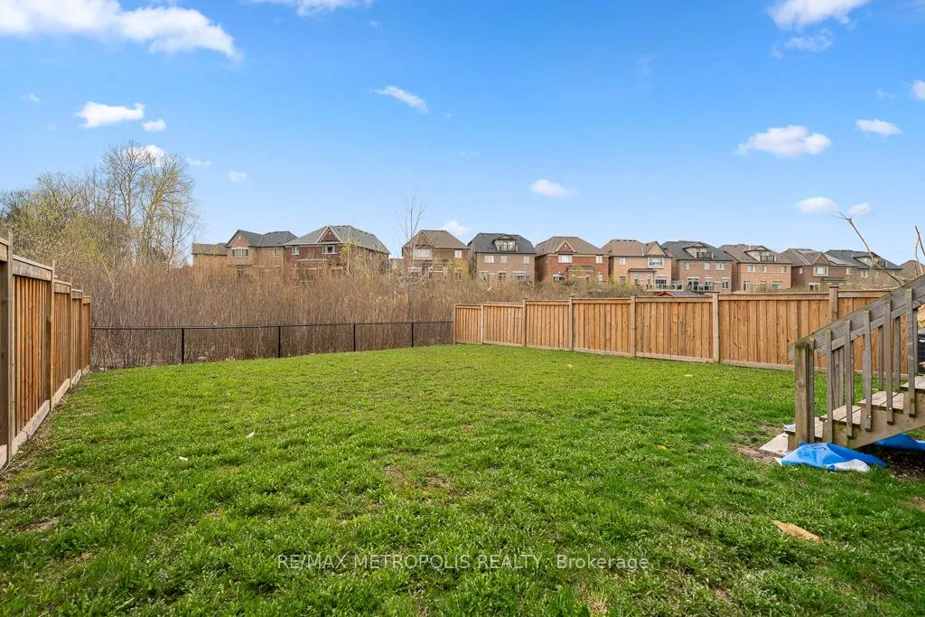 Photo 27 of 42 Blenheim Circle, Whitby, Rural Whitby — HOMEH