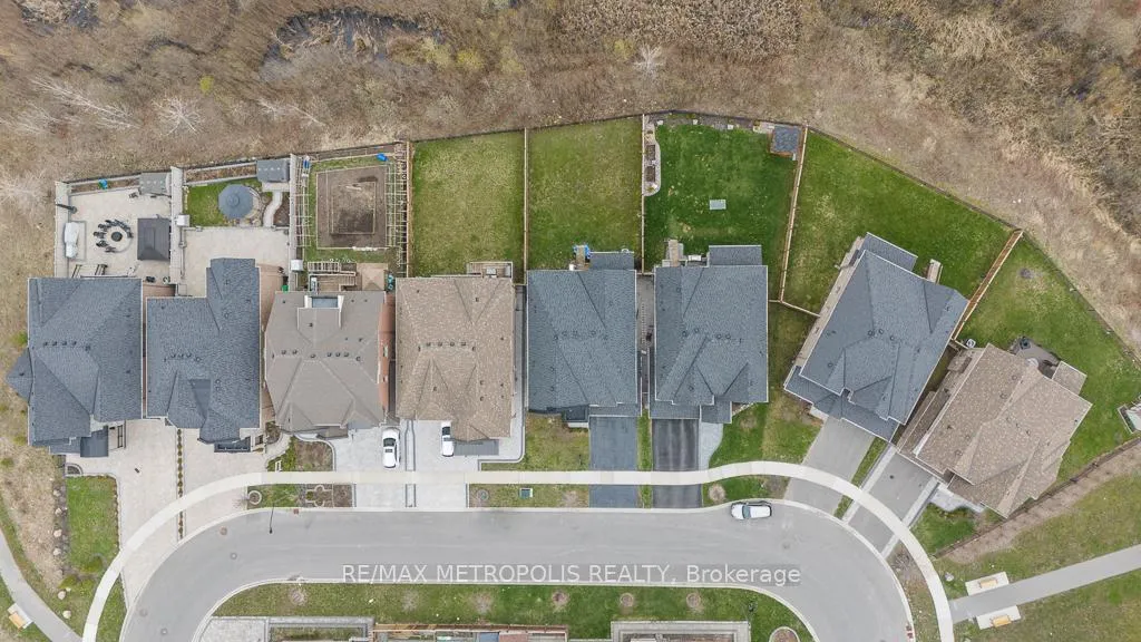 Photo 28 of 42 Blenheim Circle, Whitby, Rural Whitby — HOMEH