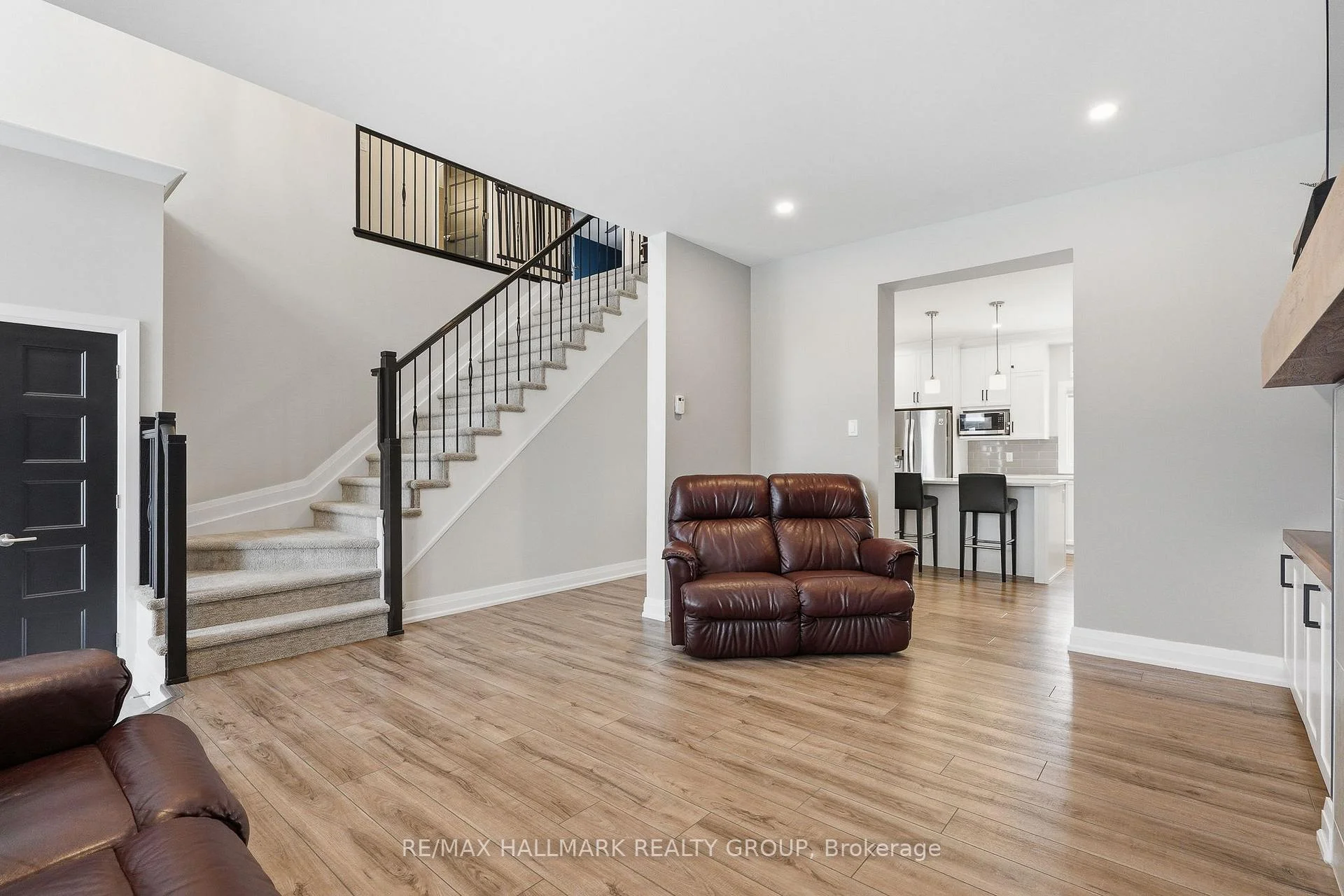Photo 55 of 1212 Avignong Street, Russell, Embrun — HOMEH