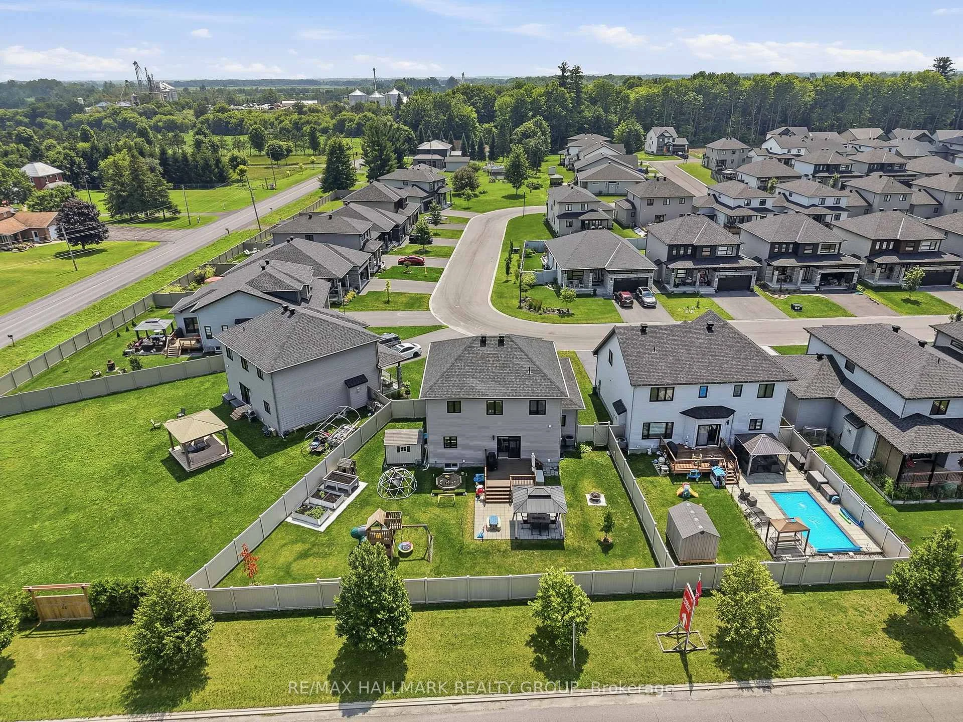 Photo 88 of 1212 Avignong Street, Russell, Embrun — HOMEH