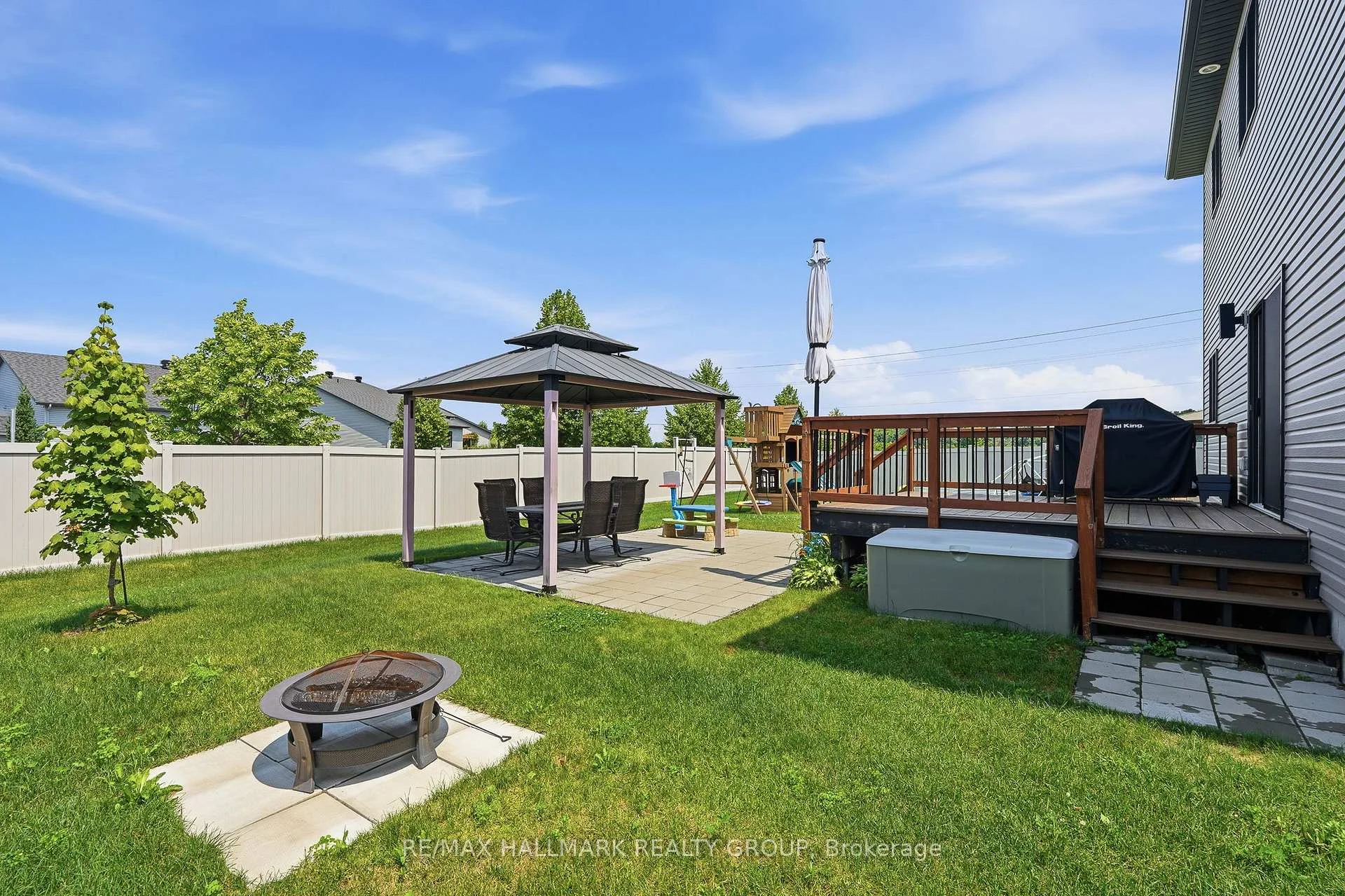 Photo 89 of 1212 Avignong Street, Russell, Embrun — HOMEH