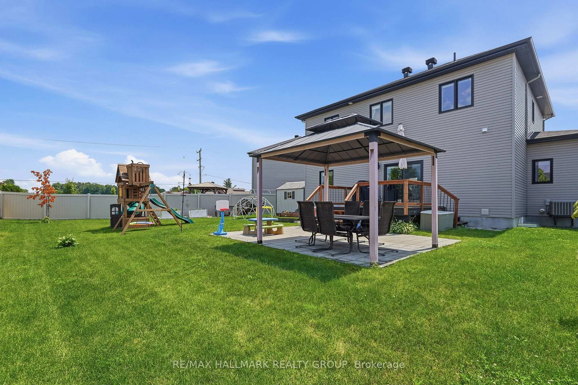 Photo 90 of 1212 Avignong Street, Russell, Embrun — HOMEH