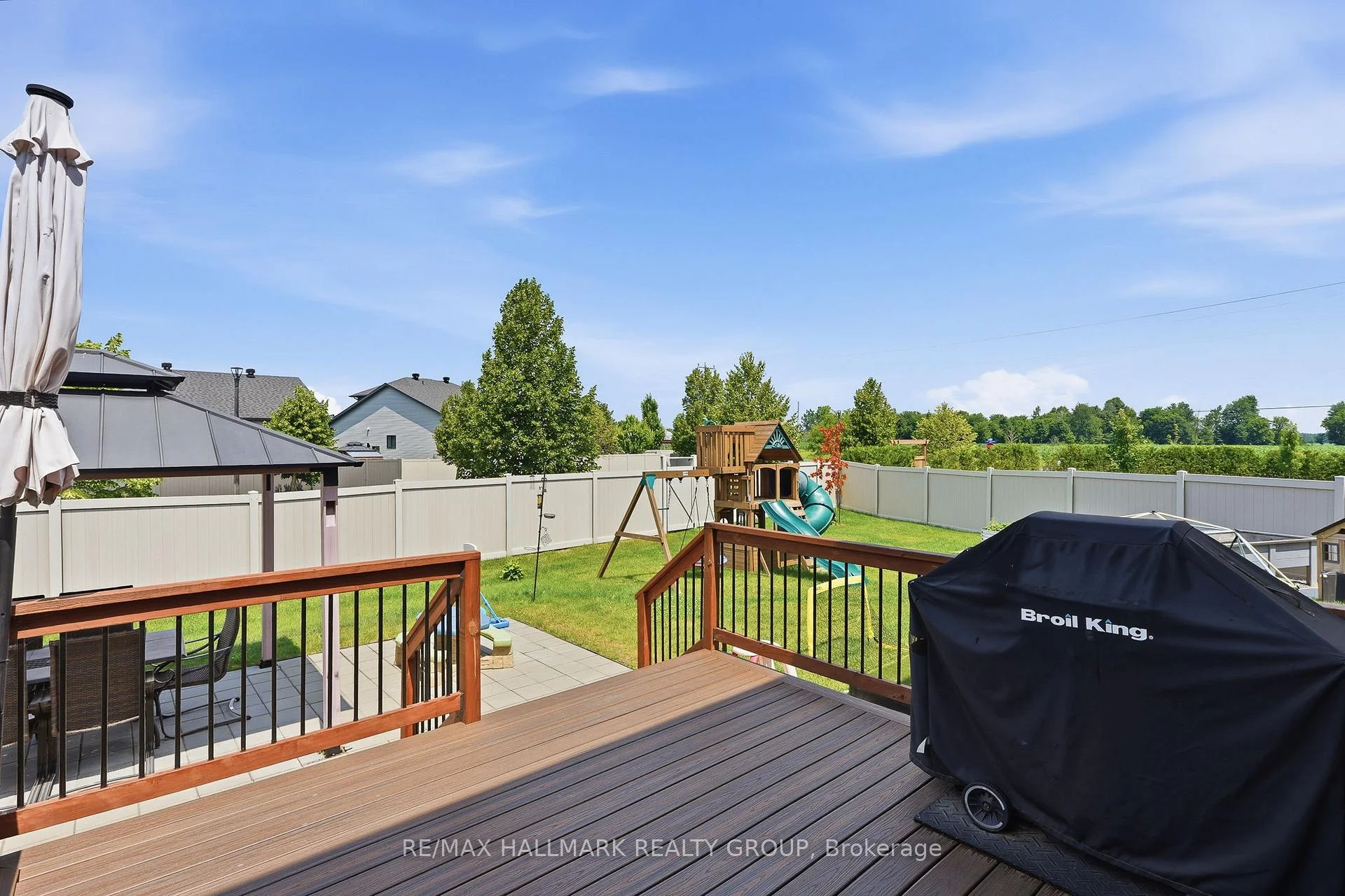 Photo 93 of 1212 Avignong Street, Russell, Embrun — HOMEH