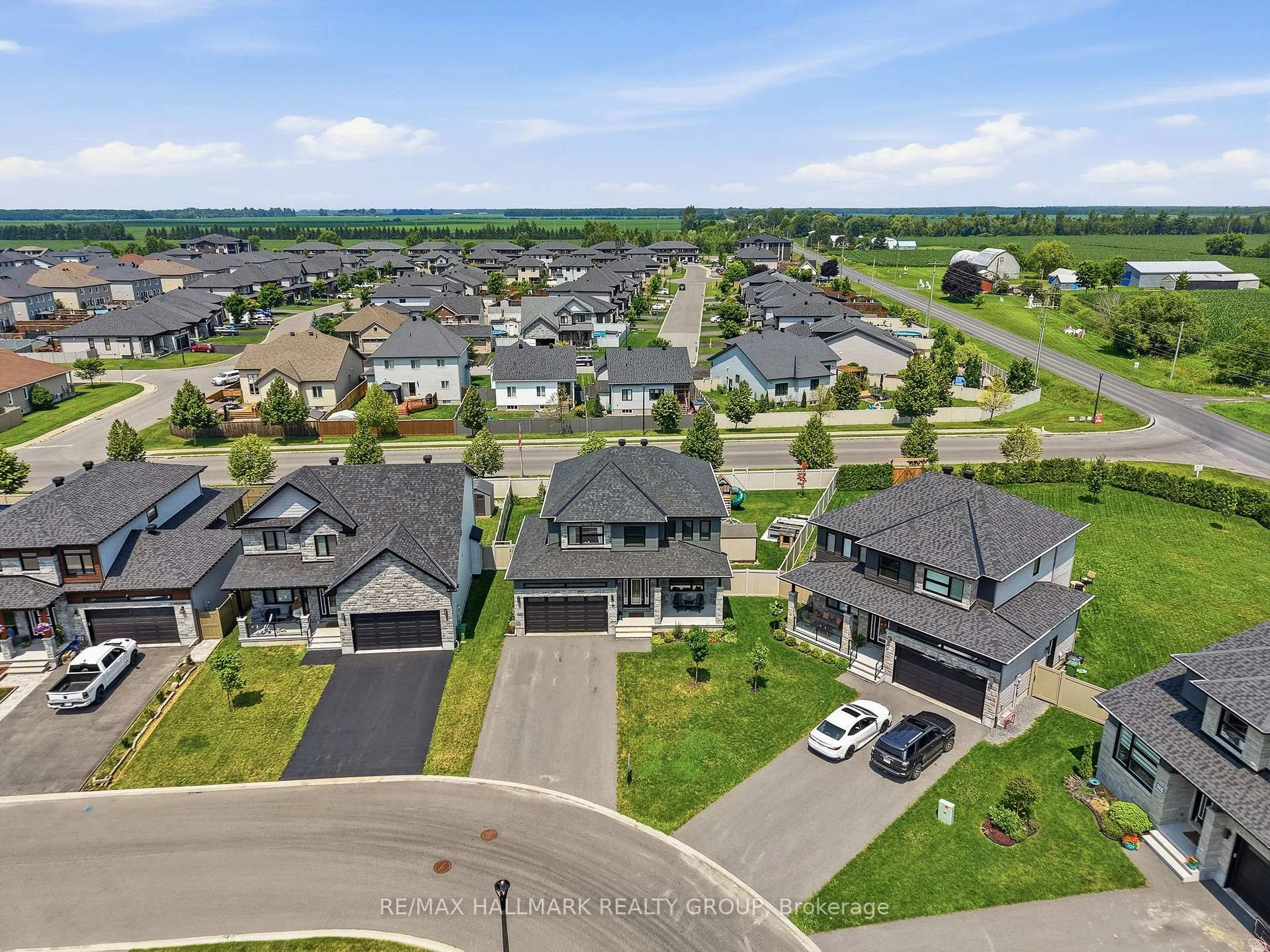 Photo 94 of 1212 Avignong Street, Russell, Embrun — HOMEH