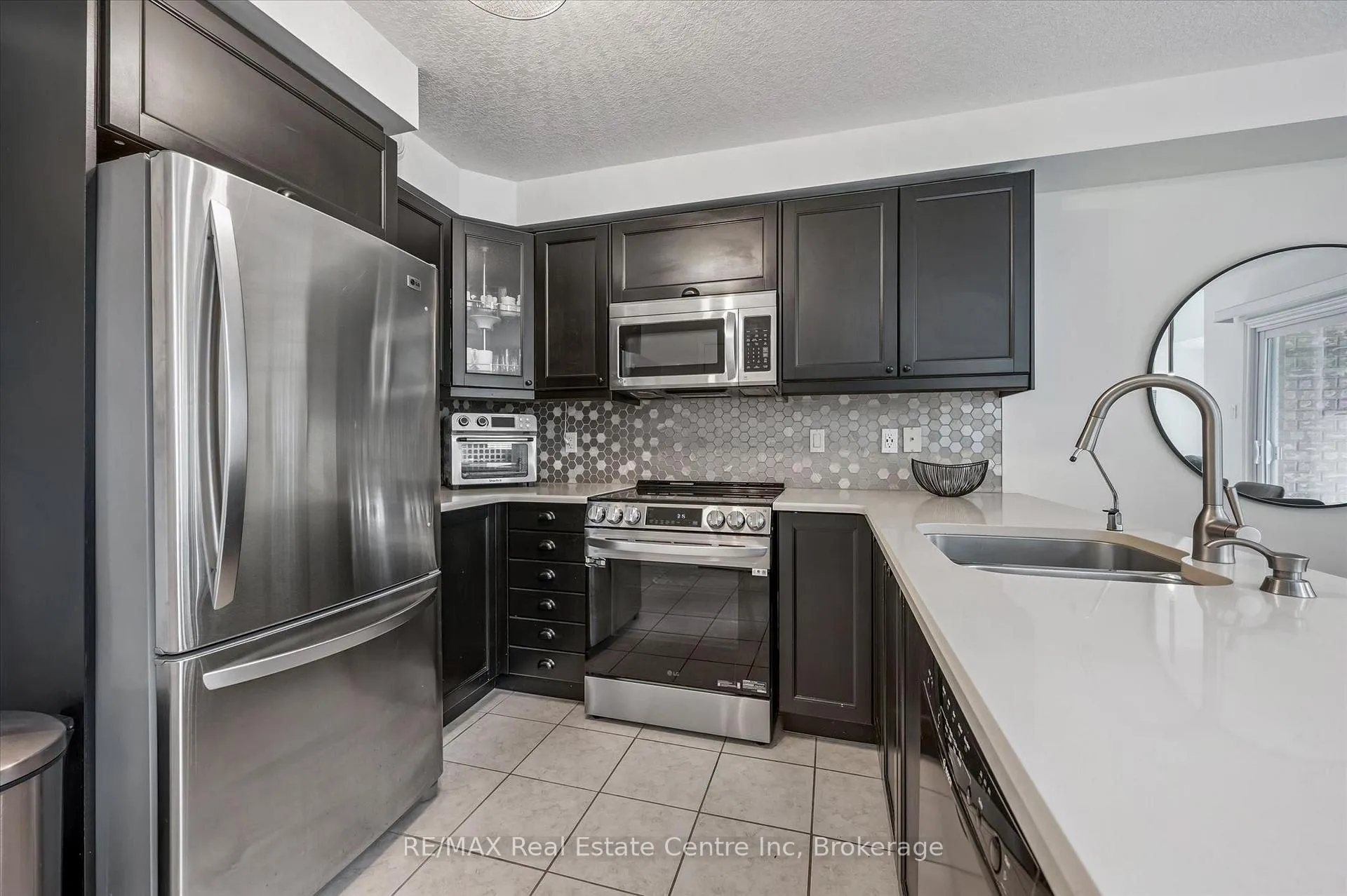 Photo 4 of Unit 27, 255 Summerfield Drive, Guelph, Pineridge/Westminster Woods — HOMEH