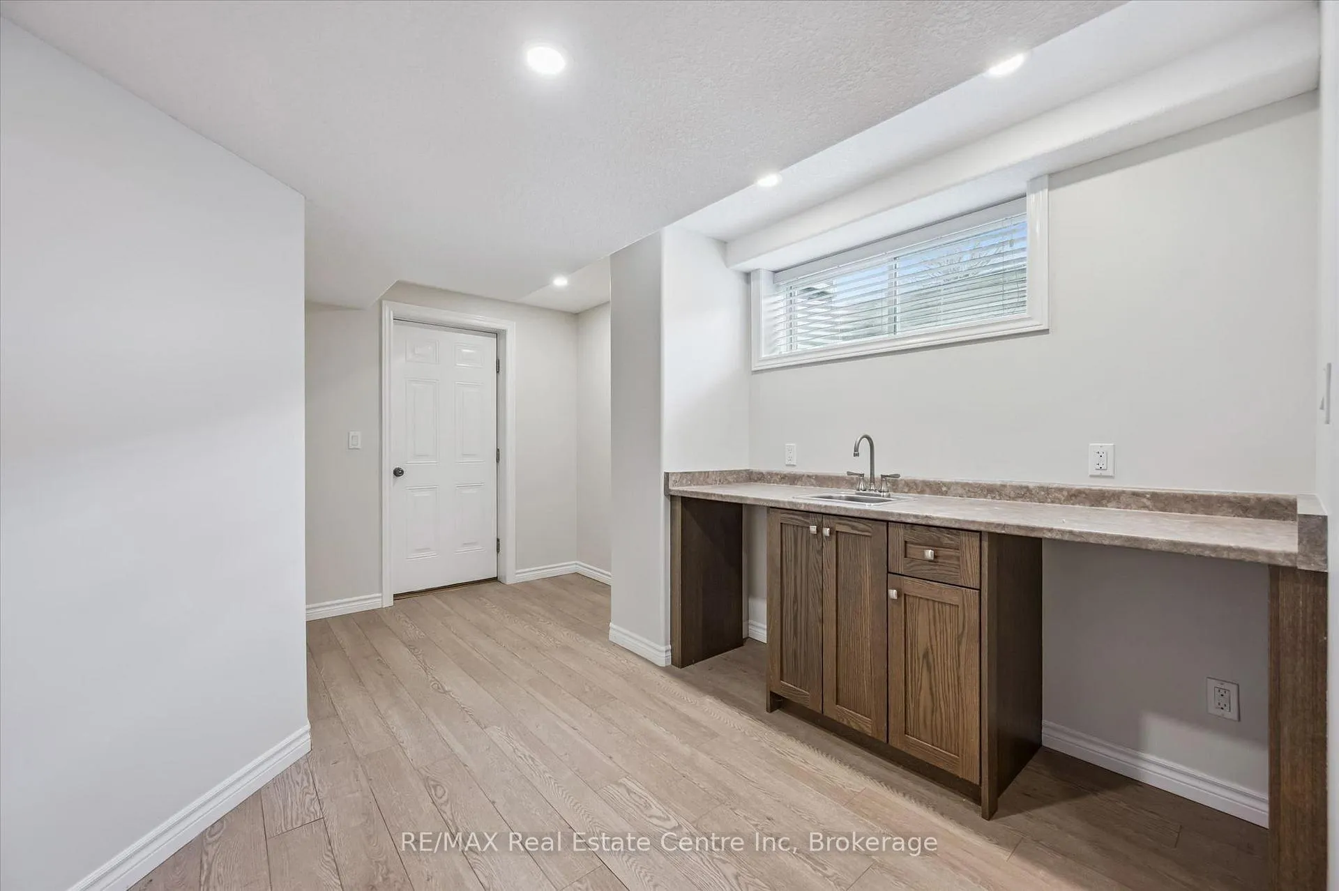 Photo 18 of Unit 27, 255 Summerfield Drive, Guelph, Pineridge/Westminster Woods — HOMEH