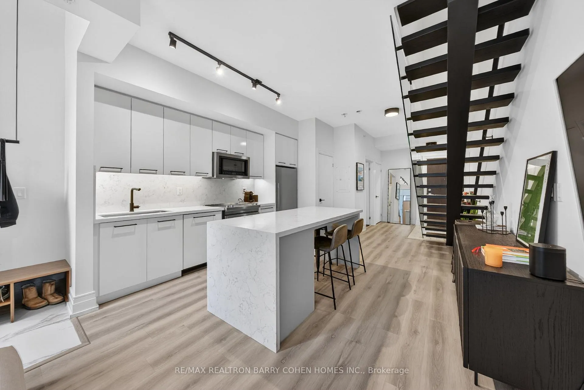 Photo 10 of Unit 107, 90 Niagara Street, Toronto, Niagara — HOMEH