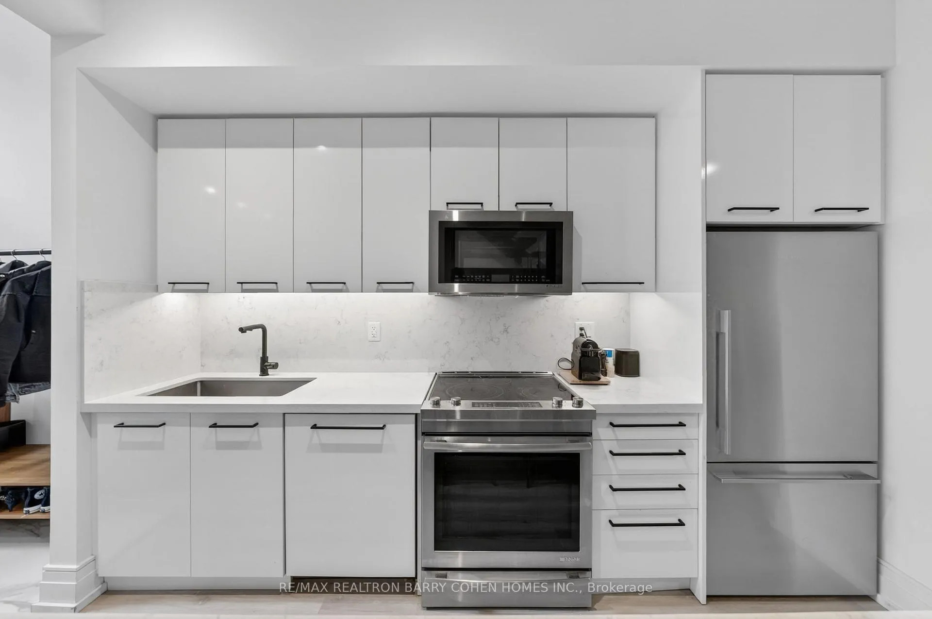 Photo 13 of Unit 107, 90 Niagara Street, Toronto, Niagara — HOMEH