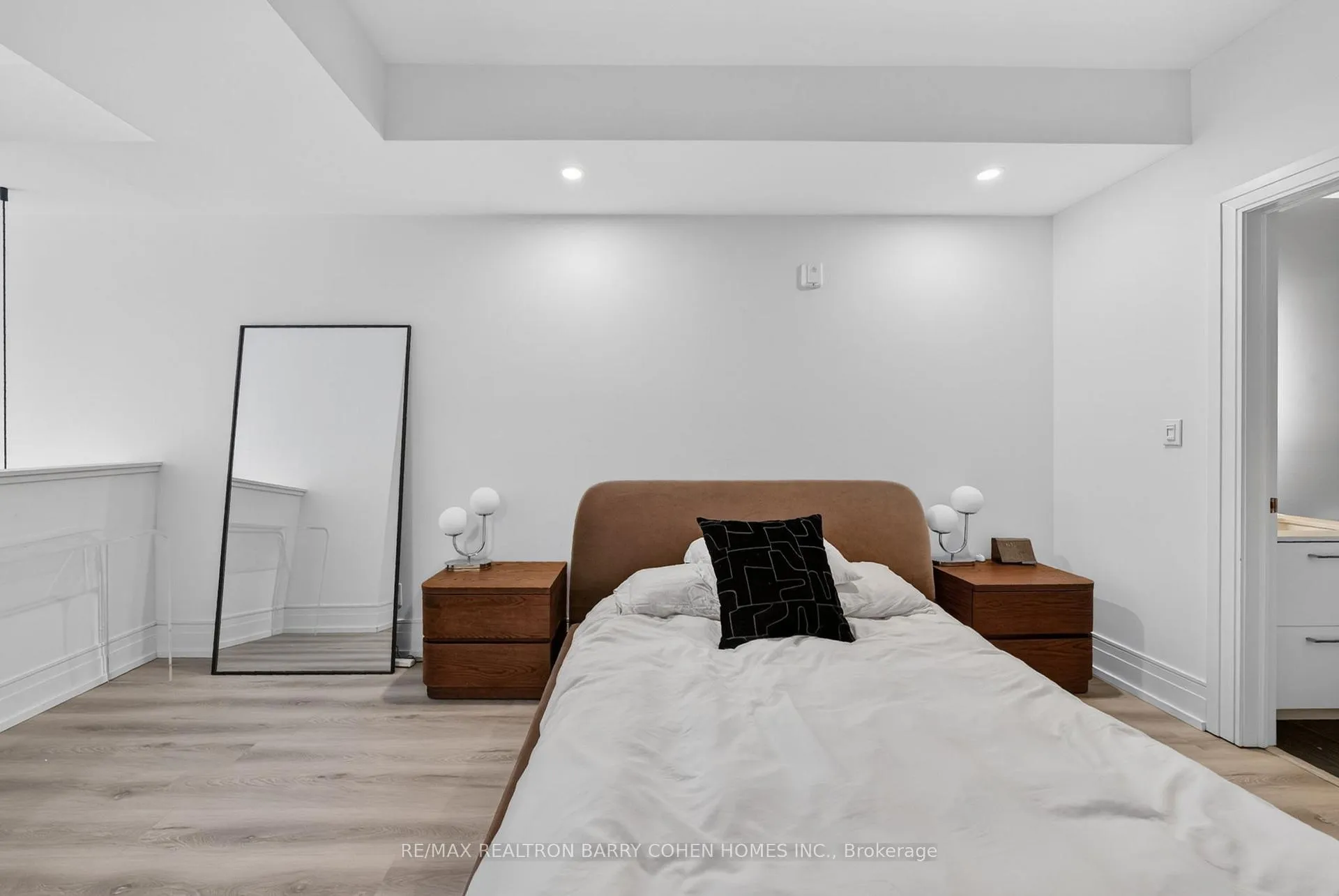 Photo 24 of Unit 107, 90 Niagara Street, Toronto, Niagara — HOMEH
