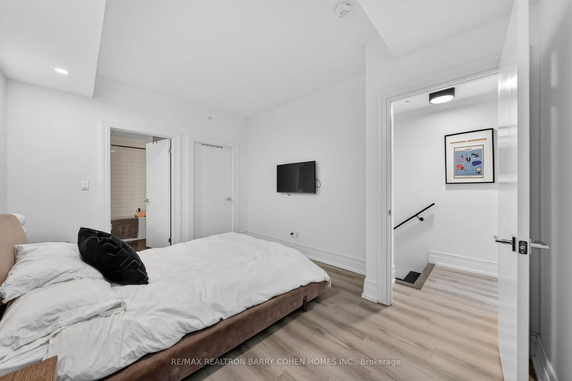 Photo 25 of Unit 107, 90 Niagara Street, Toronto, Niagara — HOMEH