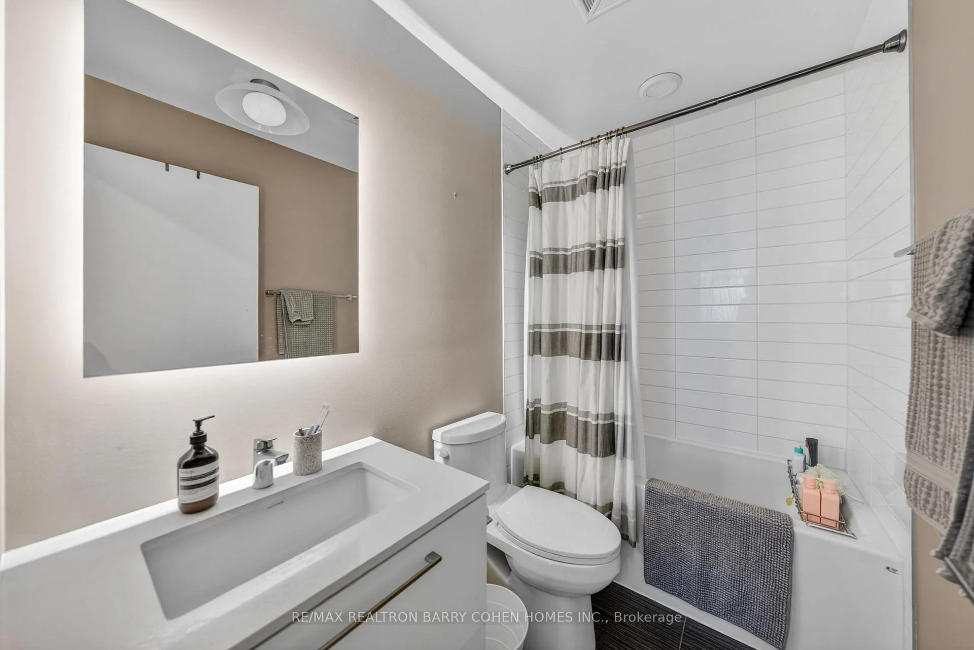 Photo 27 of Unit 107, 90 Niagara Street, Toronto, Niagara — HOMEH