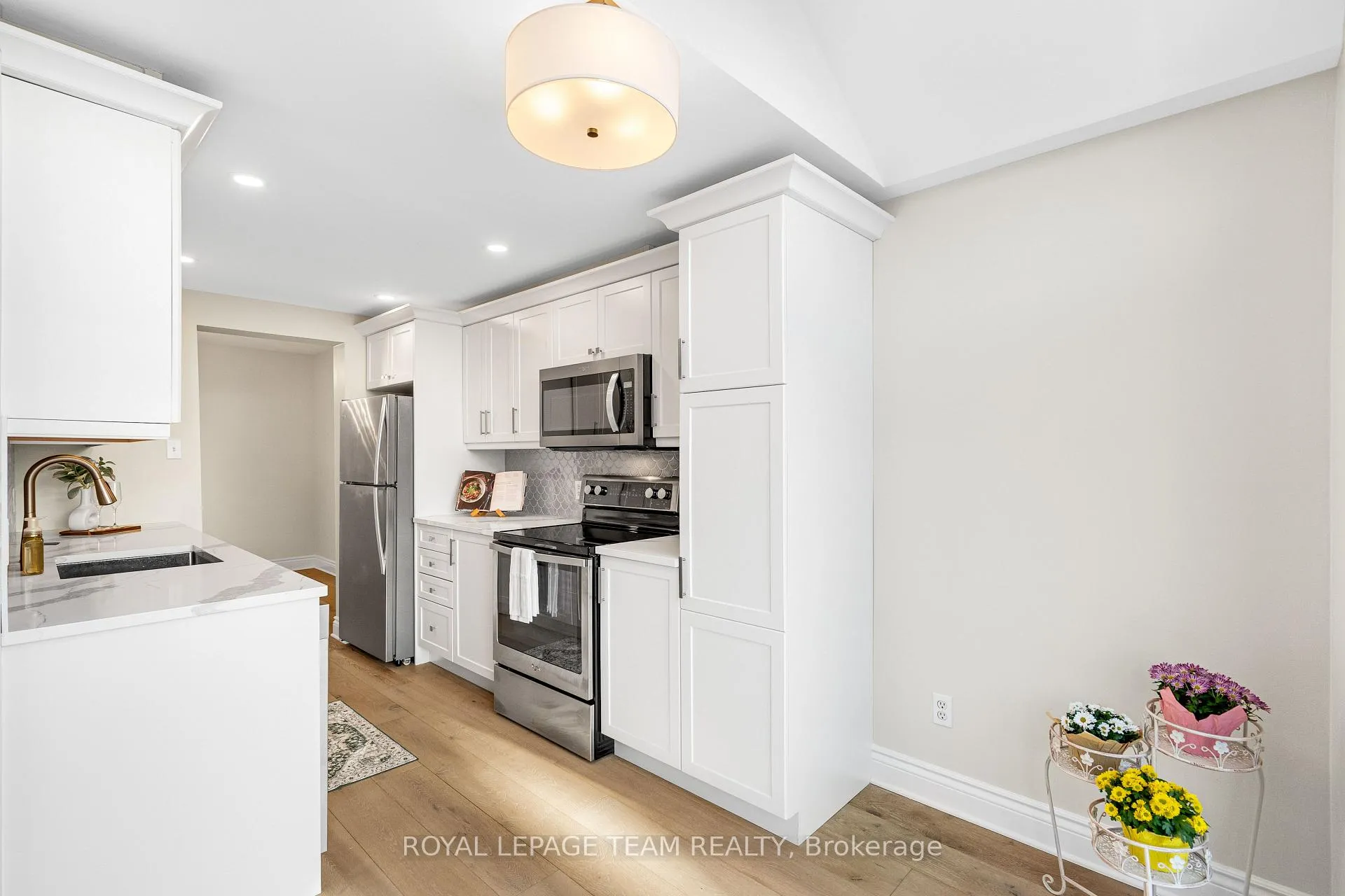 Photo 8 of 1925 Windwood Place, Ottawa, Chapel Hill — HOMEH