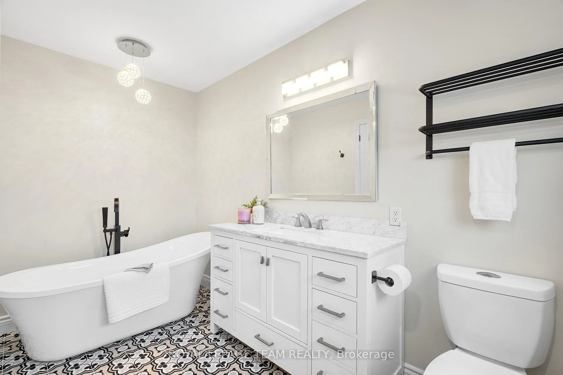 Photo 19 of 1925 Windwood Place, Ottawa, Chapel Hill — HOMEH