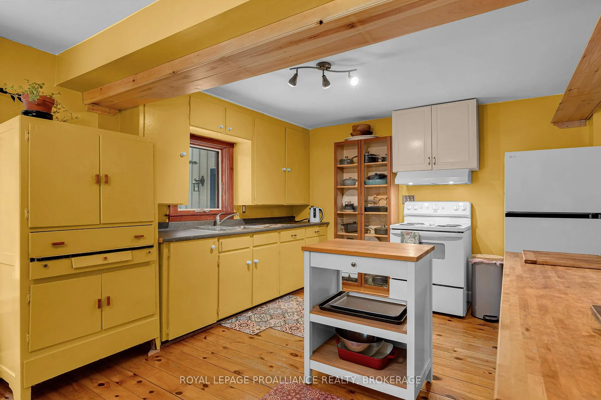 Photo 8 of 6014 Main Street, Frontenac, Frontenac South — HOMEH