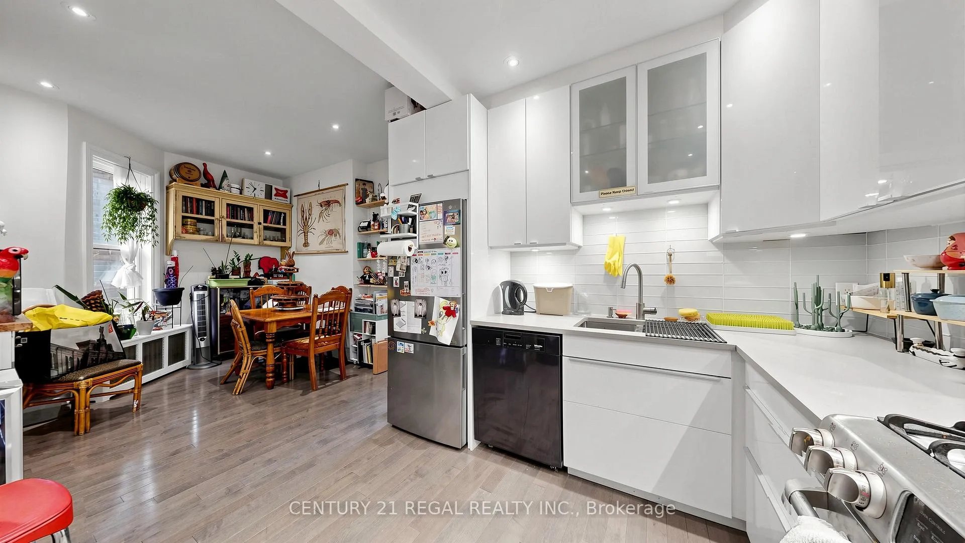 Photo 9 of 26 Macdonell Avenue, Toronto, Roncesvalles — HOMEH