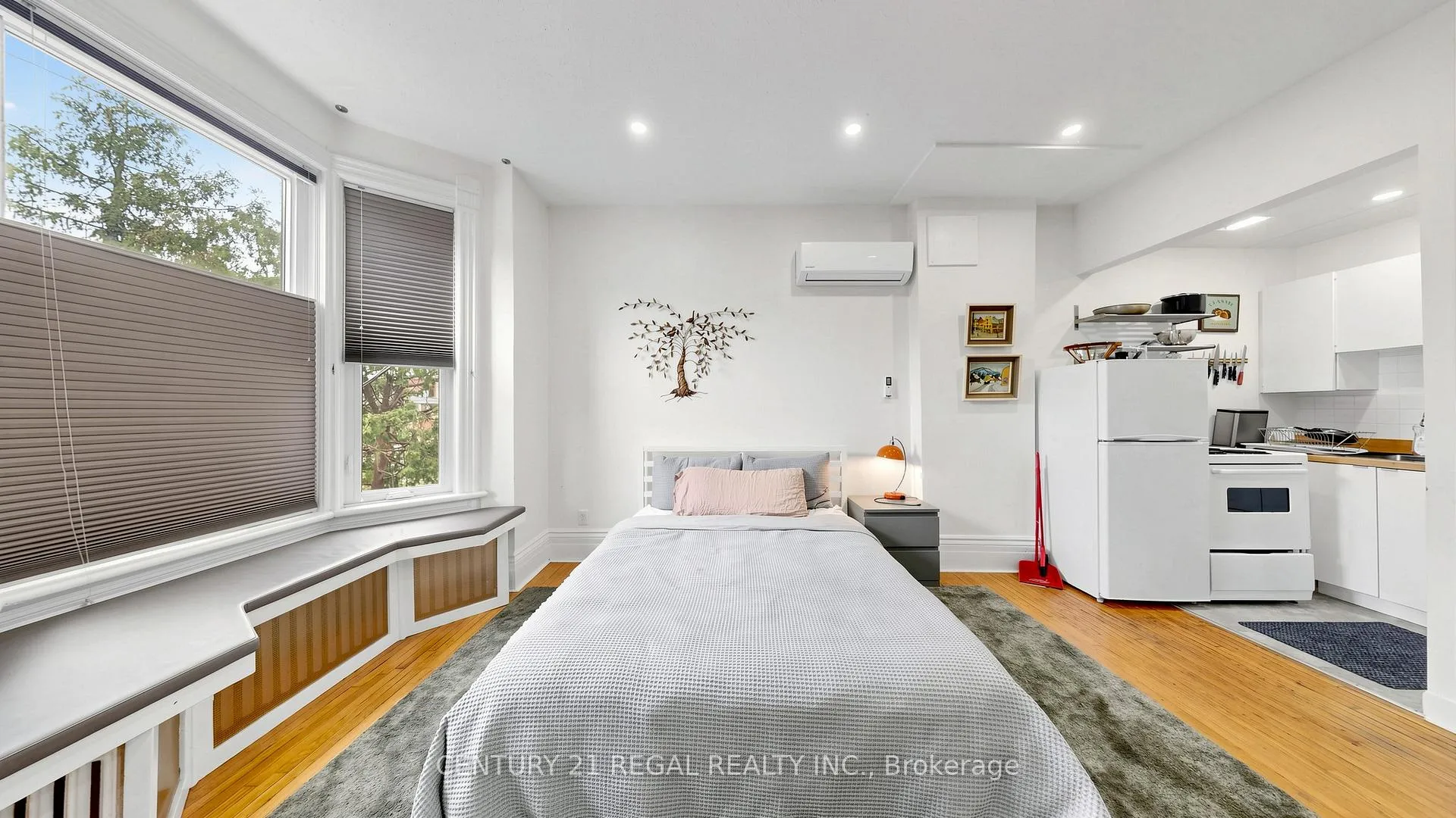 Photo 13 of 26 Macdonell Avenue, Toronto, Roncesvalles — HOMEH