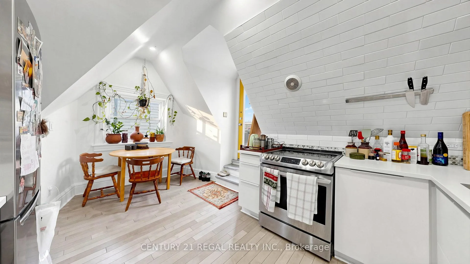 Photo 14 of 26 Macdonell Avenue, Toronto, Roncesvalles — HOMEH