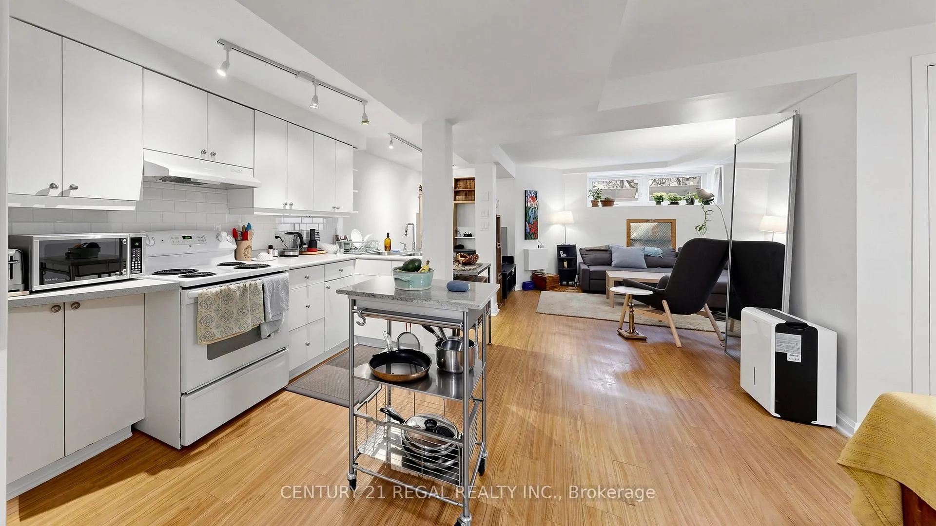 Photo 24 of 26 Macdonell Avenue, Toronto, Roncesvalles — HOMEH