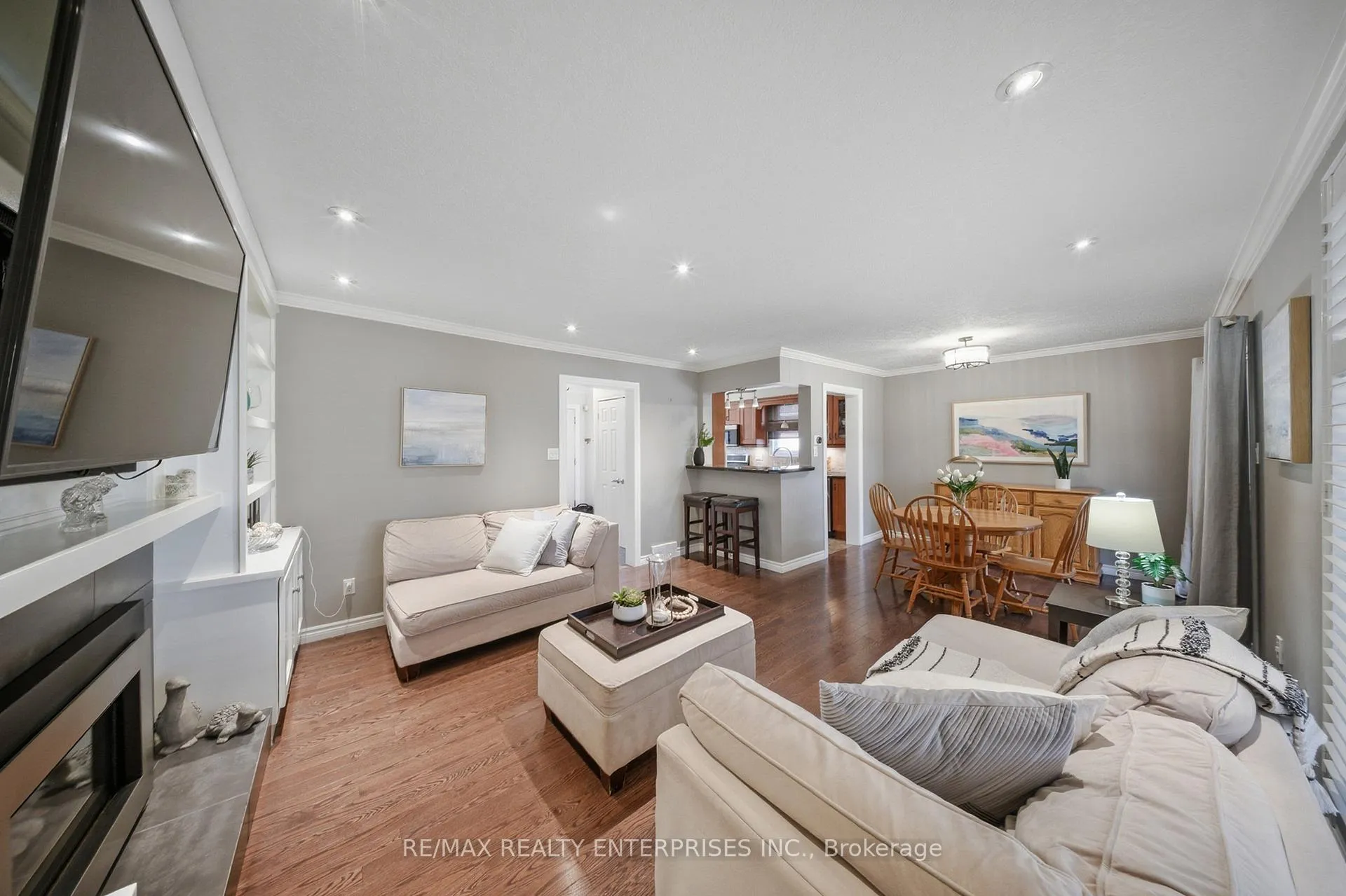 Photo 8 of 23 Cowan Boulevard, Cambridge, Sheldon-Conestoga — HOMEH