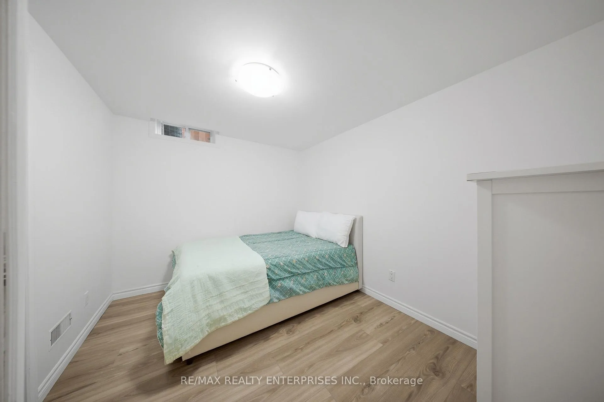 Photo 31 of 23 Cowan Boulevard, Cambridge, Sheldon-Conestoga — HOMEH
