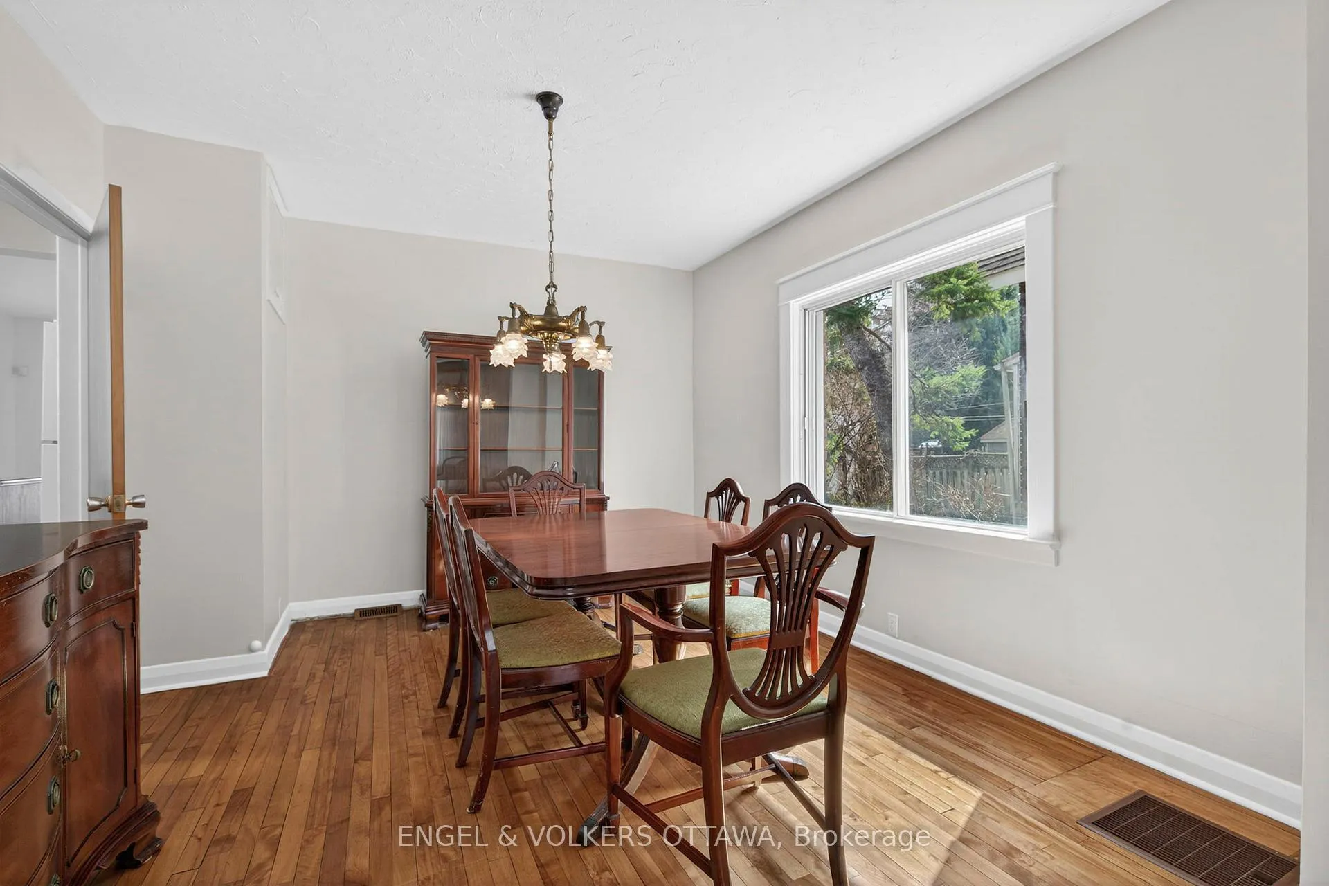 Photo 8 of 123 Huron Avenue N, Ottawa, Ottawa West — HOMEH